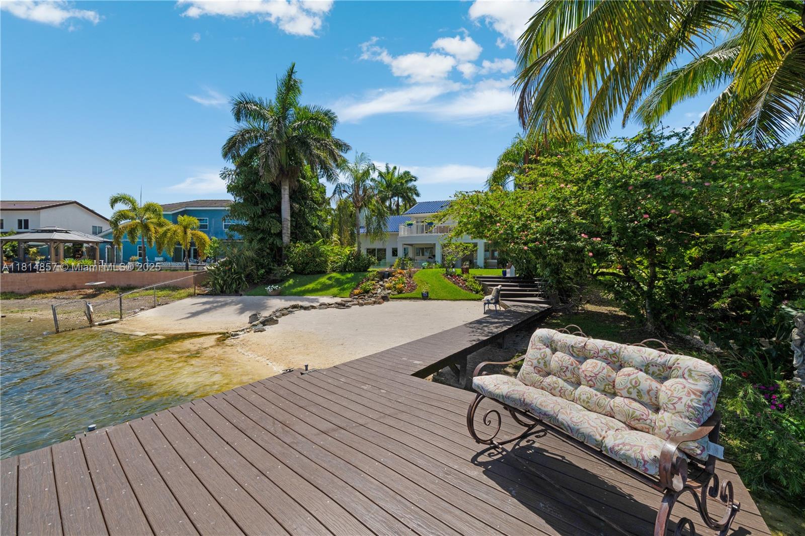 6681 SW 155th Ave Miami, FL 33193