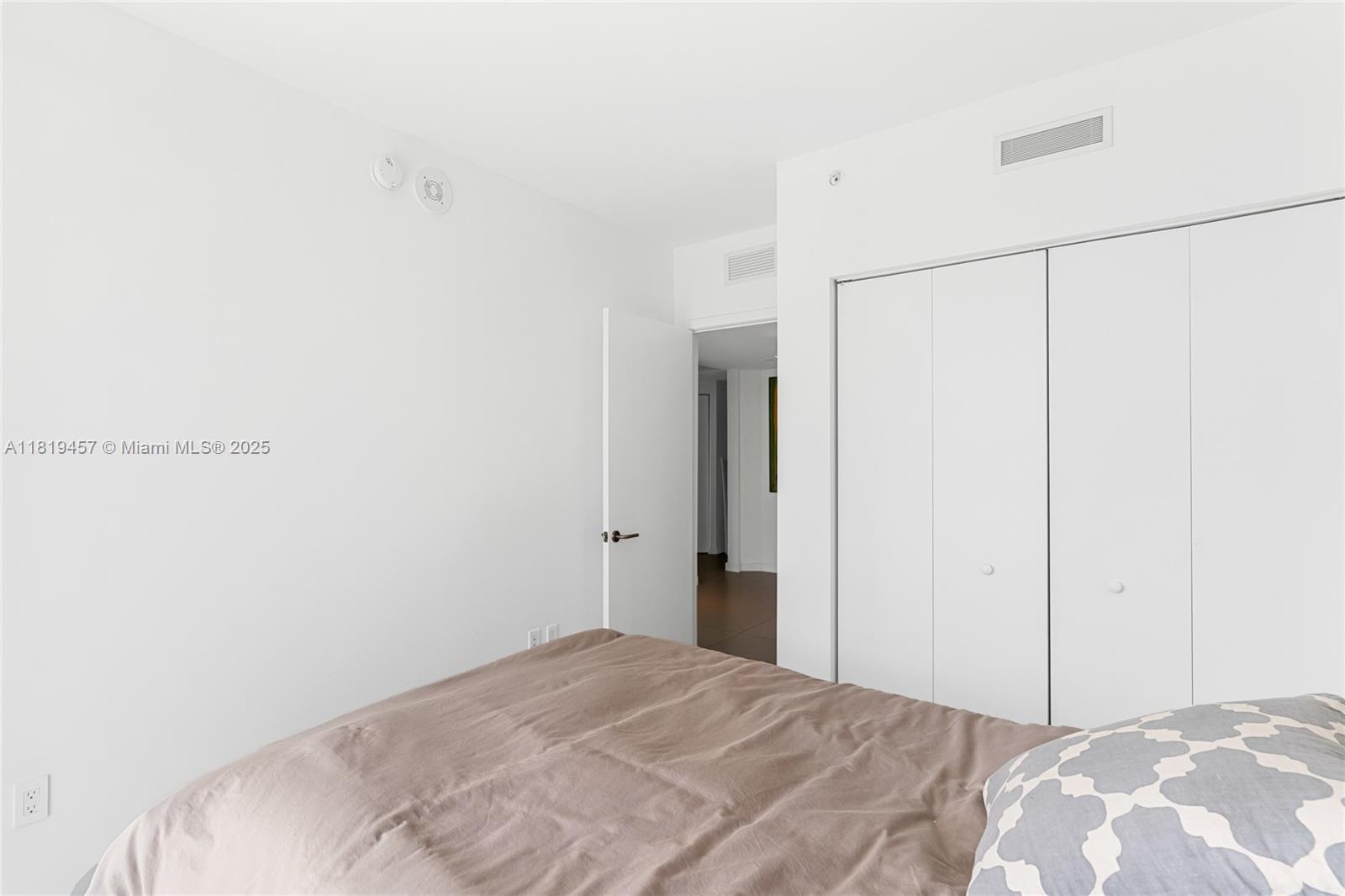 image Sls Brickell28