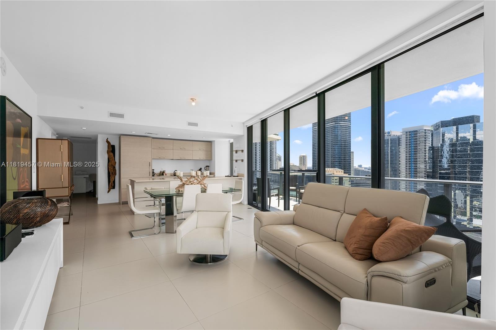 image Sls Brickell2