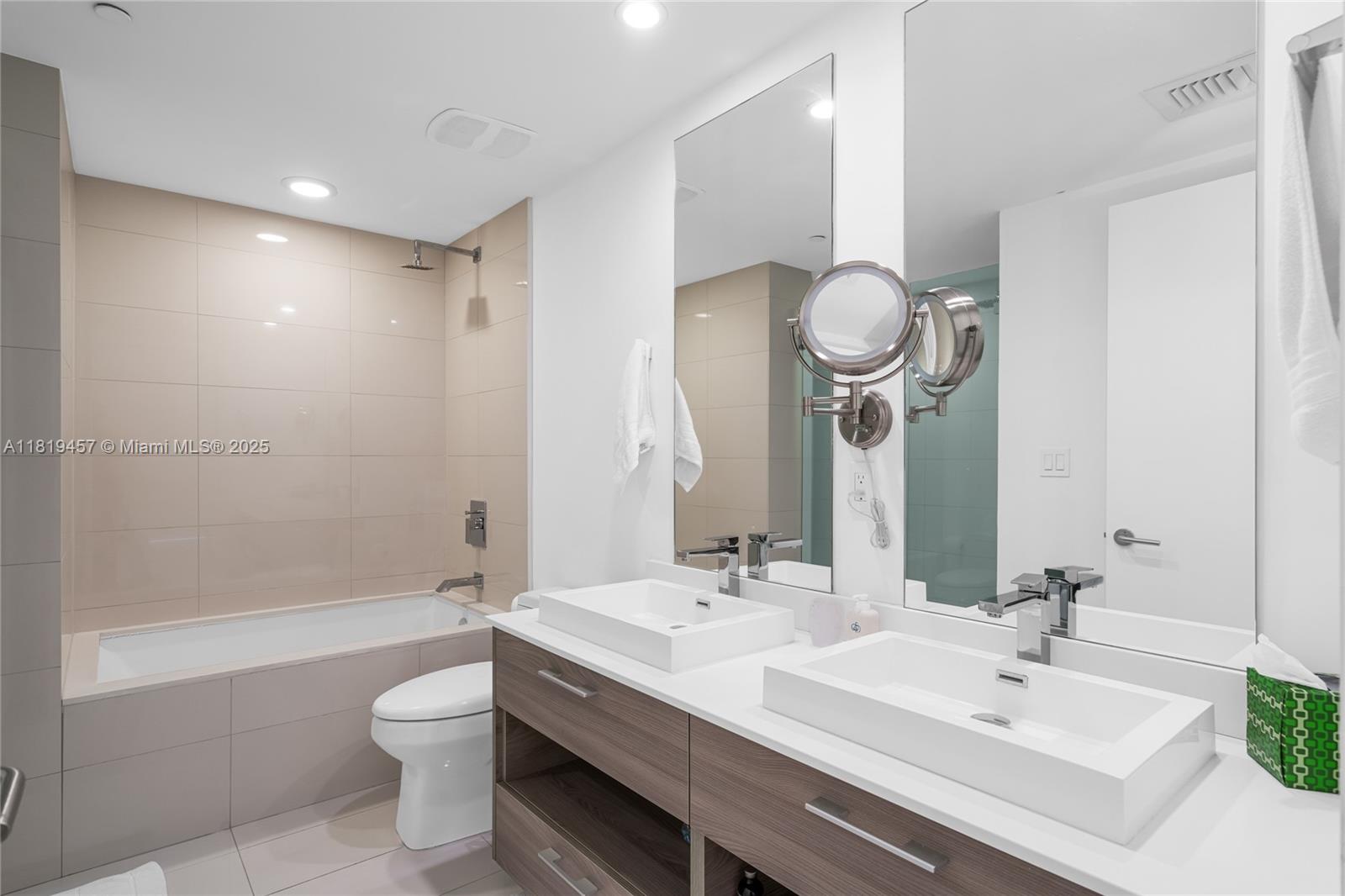 image Sls Brickell53