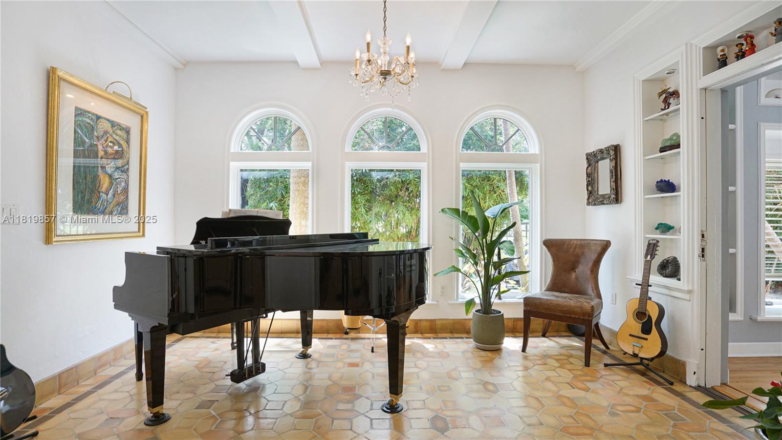 2050 Alton Rd Miami Beach, FL 33140