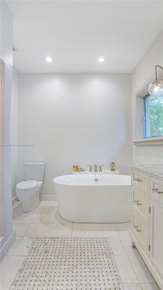 2050 Alton Rd Miami Beach, FL 33140