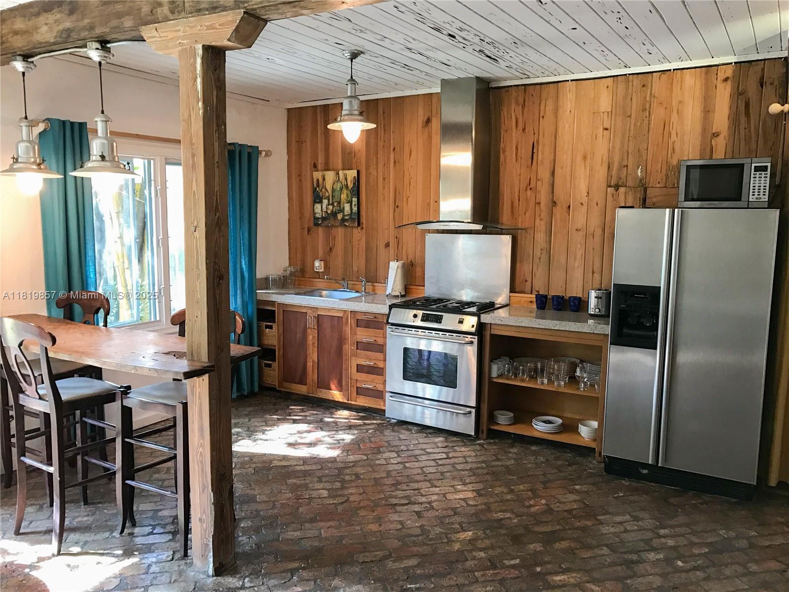 2050 Alton Rd Miami Beach, FL 33140