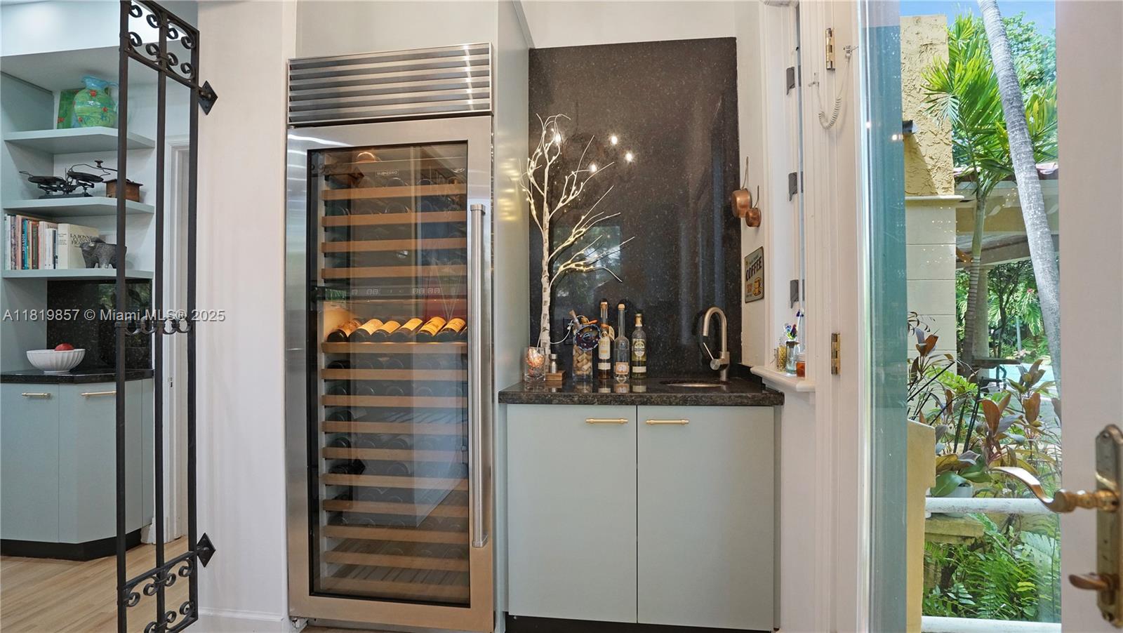 2050 Alton Rd Miami Beach, FL 33140