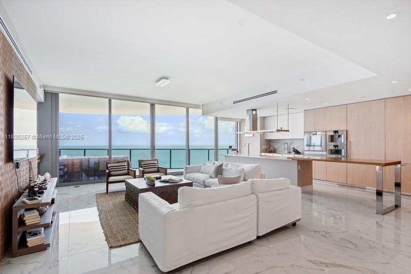 image Ritz Carlton Residences2