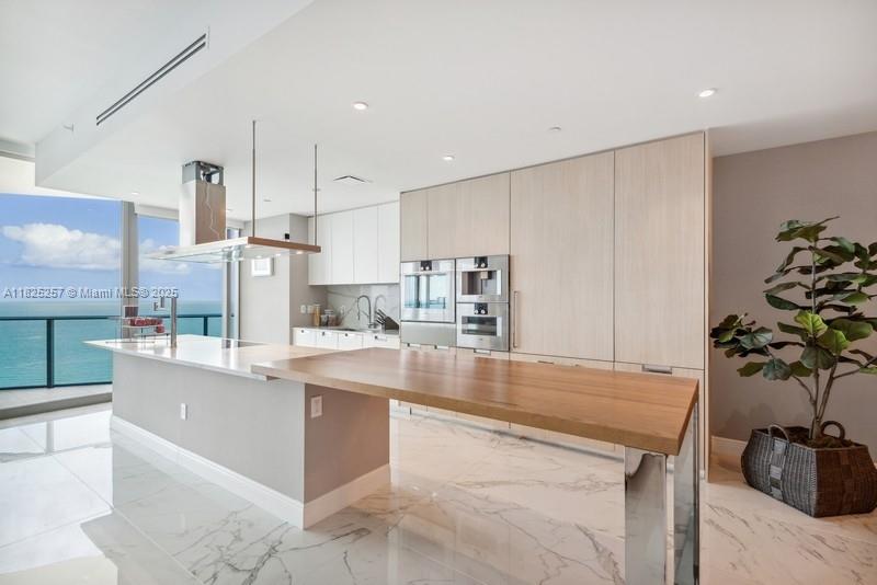 image Ritz Carlton Residences4