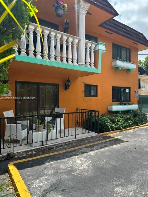 1442 NW 1st St #2