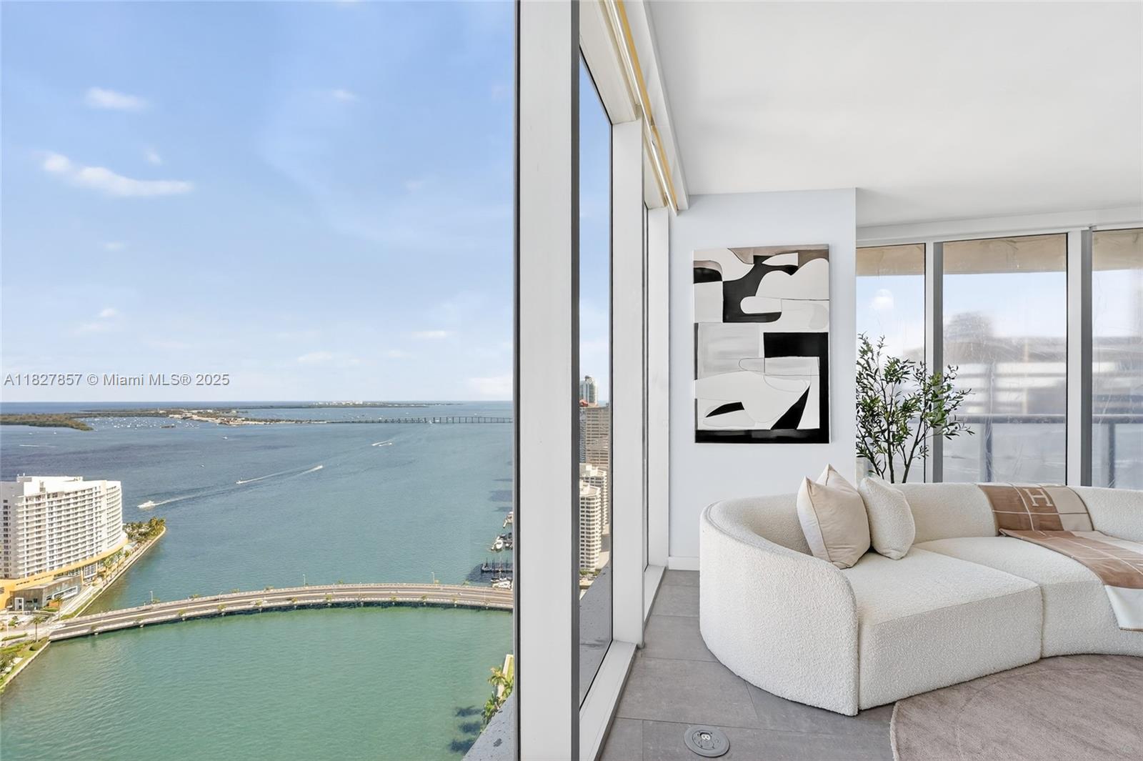 image Icon Brickell 216