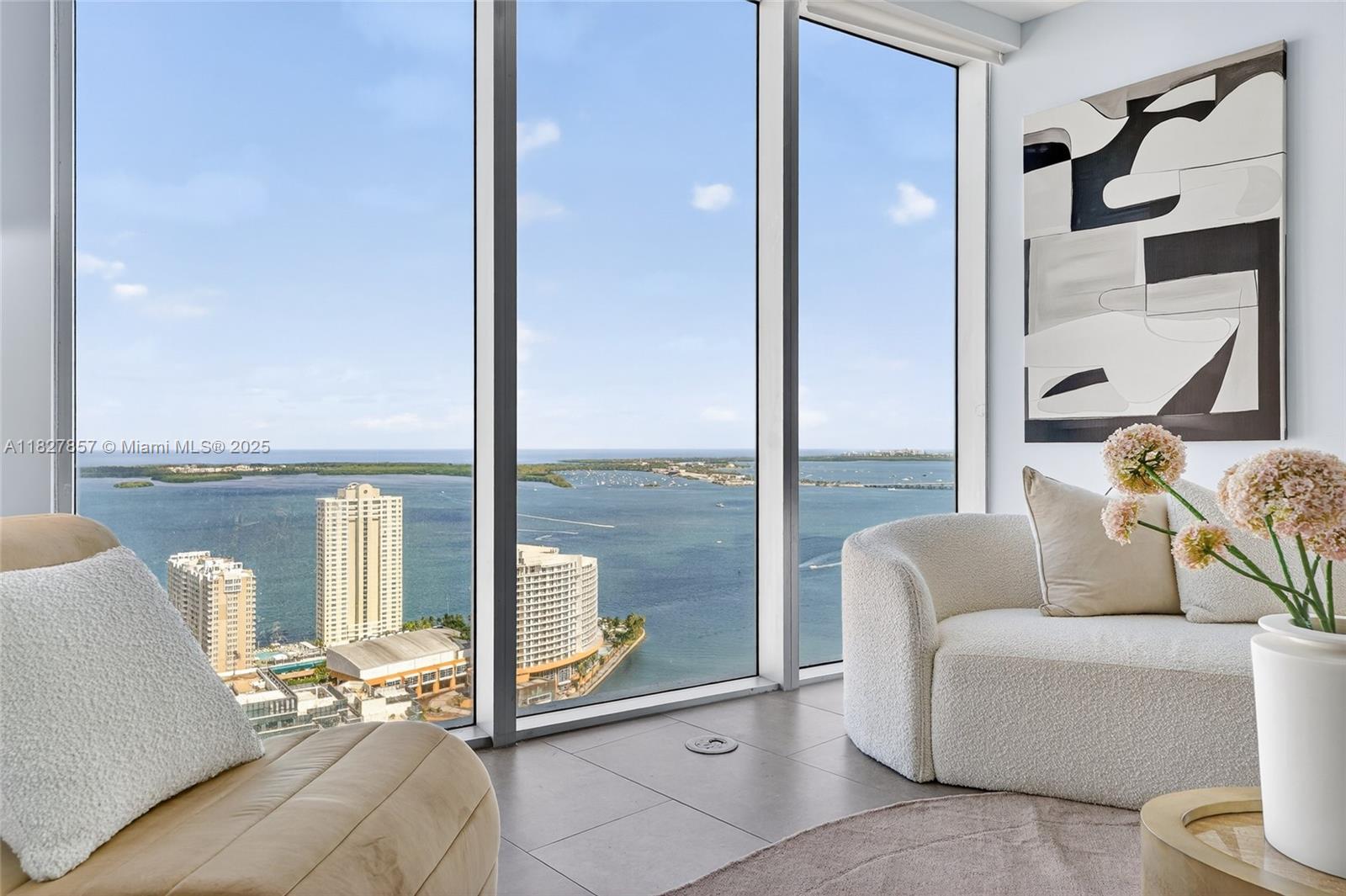 image Icon Brickell 221