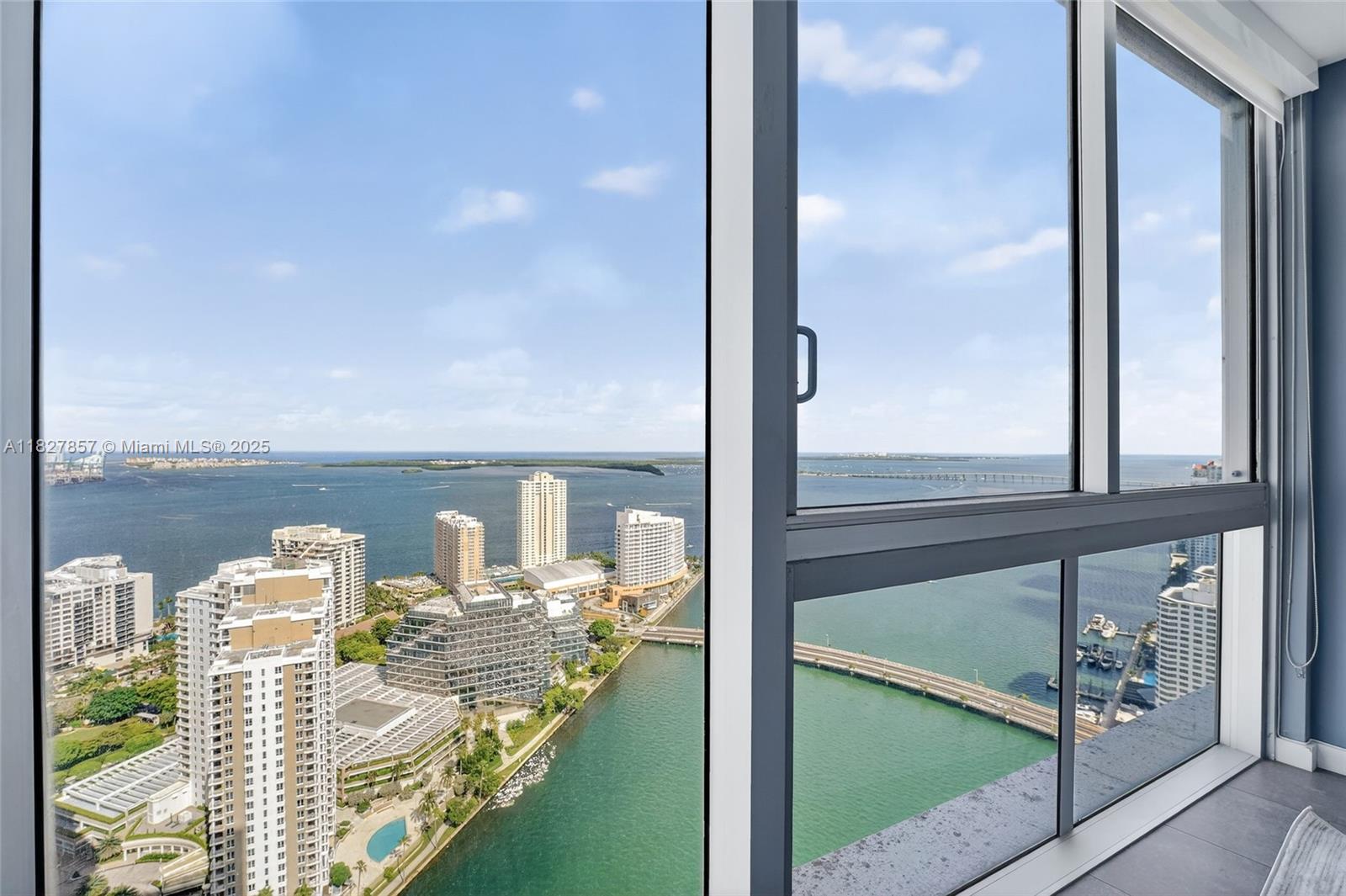 image Icon Brickell 232