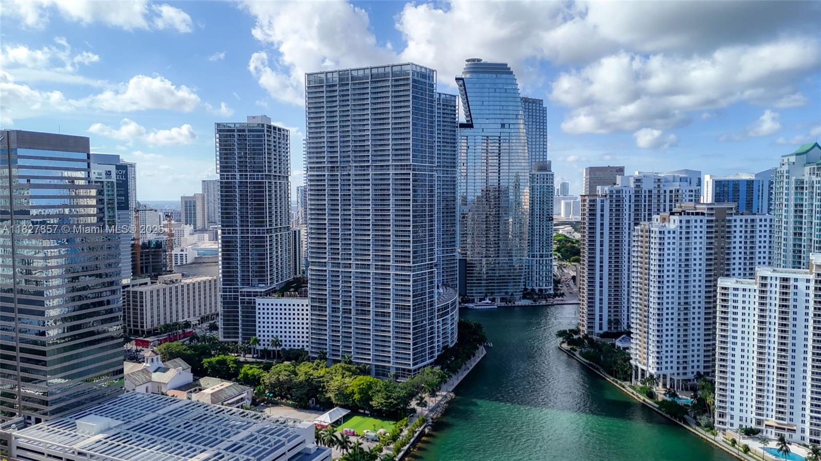 image Icon Brickell 242