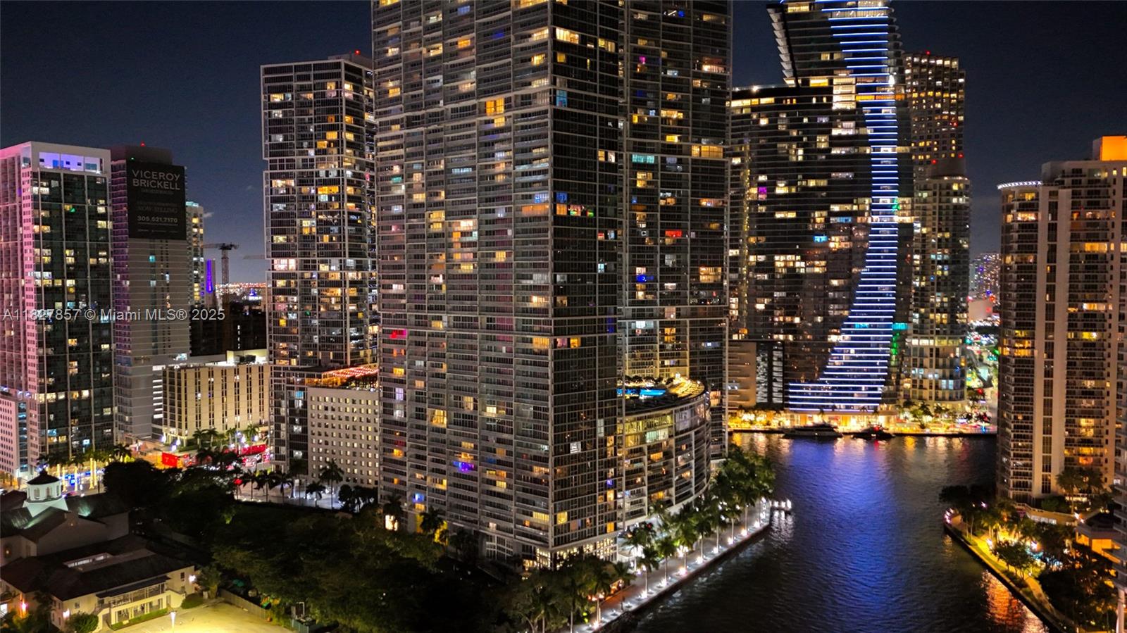image Icon Brickell 244