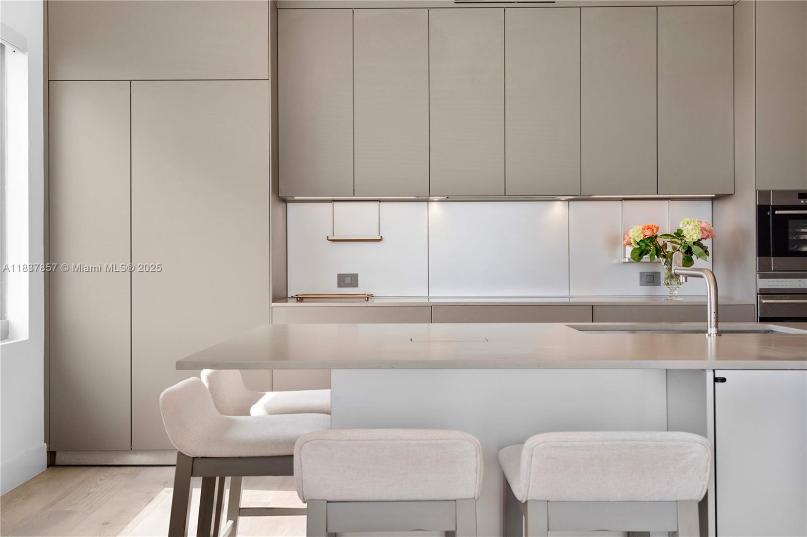 6101 Aqua Ave #602 Miami Beach, FL 33141 6101 Aqua Ave #602 Miami Beach, FL 33141