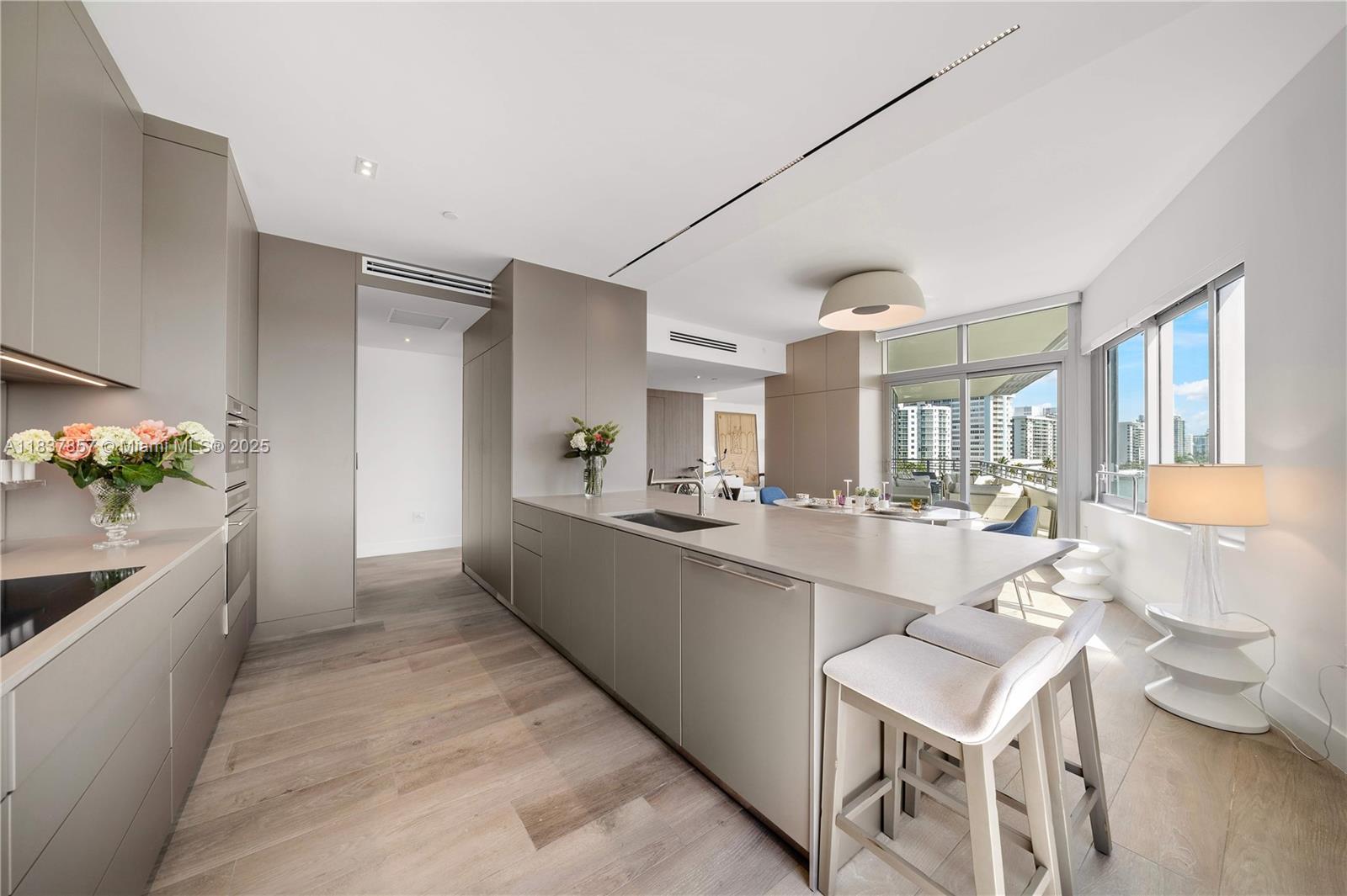6101 Aqua Ave #602 Miami Beach, FL 33141 6101 Aqua Ave #602 Miami Beach, FL 33141