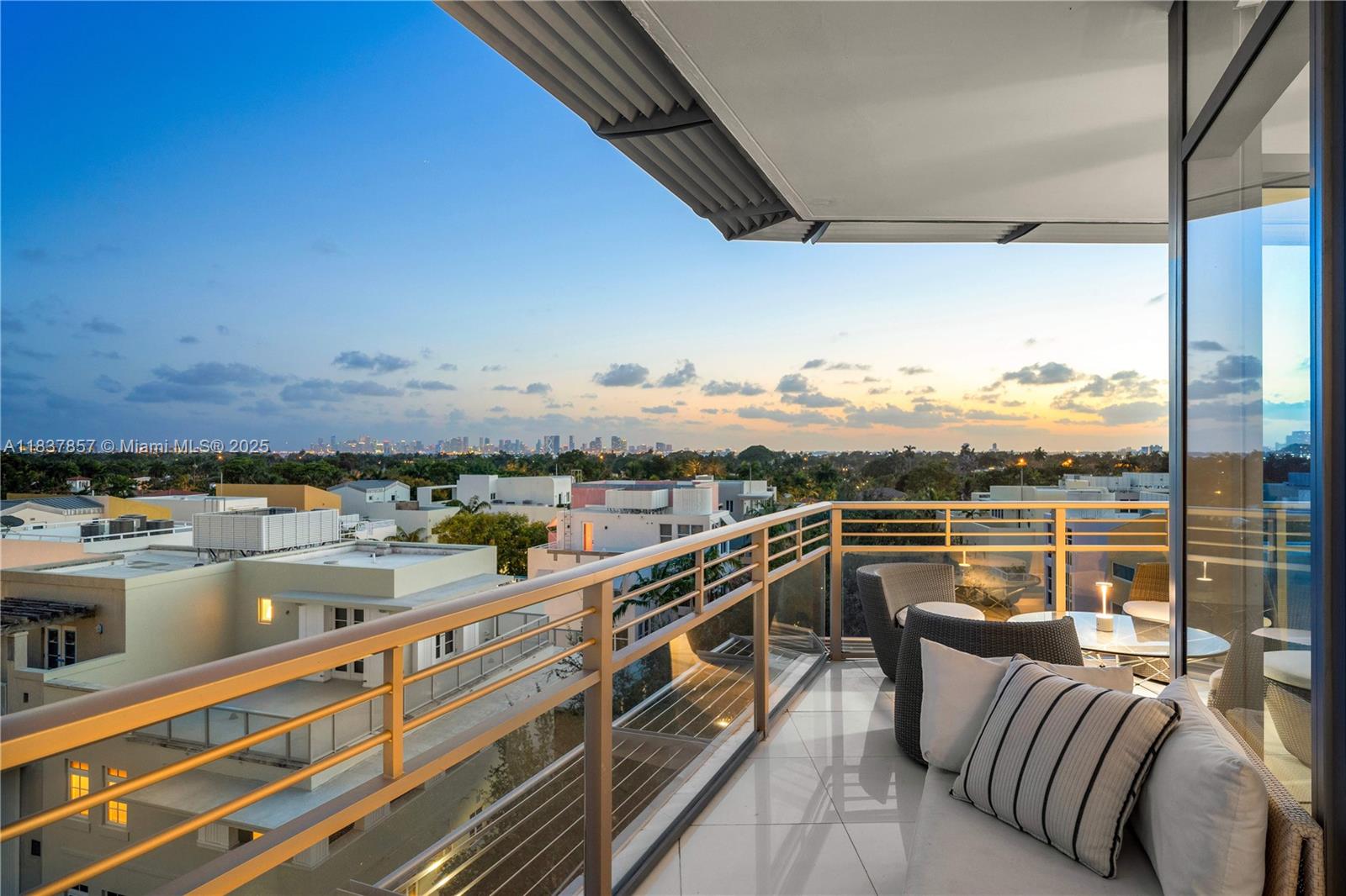 6101 Aqua Ave #602 Miami Beach, FL 33141 6101 Aqua Ave #602 Miami Beach, FL 33141
