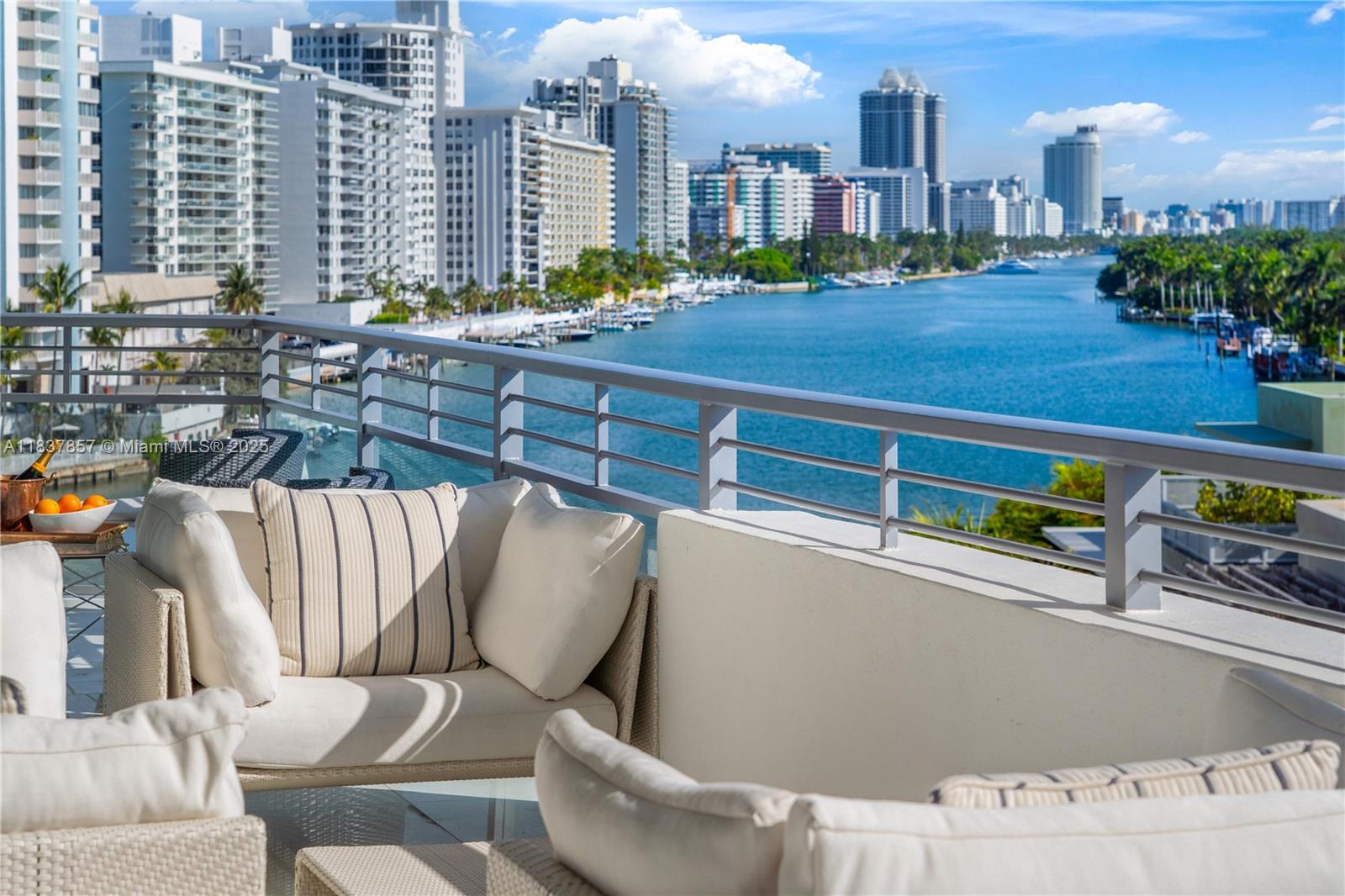 6101 Aqua Ave #602 Miami Beach, FL 33141 6101 Aqua Ave #602 Miami Beach, FL 33141