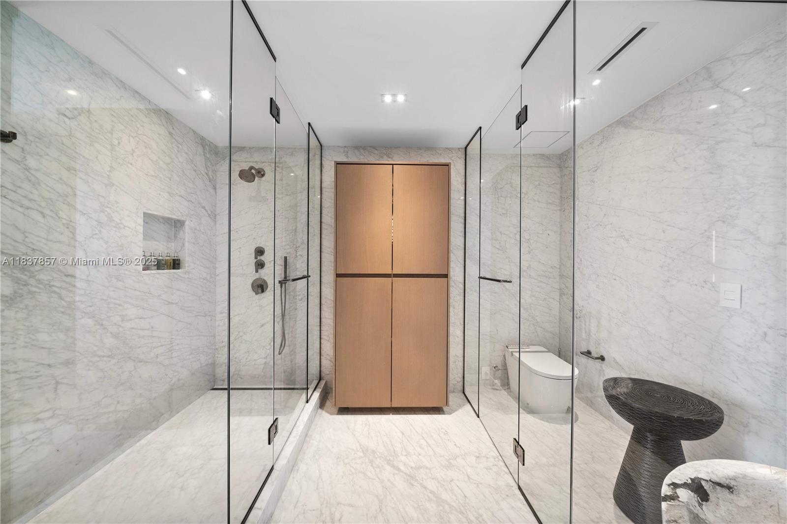 6101 Aqua Ave #602 Miami Beach, FL 33141 6101 Aqua Ave #602 Miami Beach, FL 33141