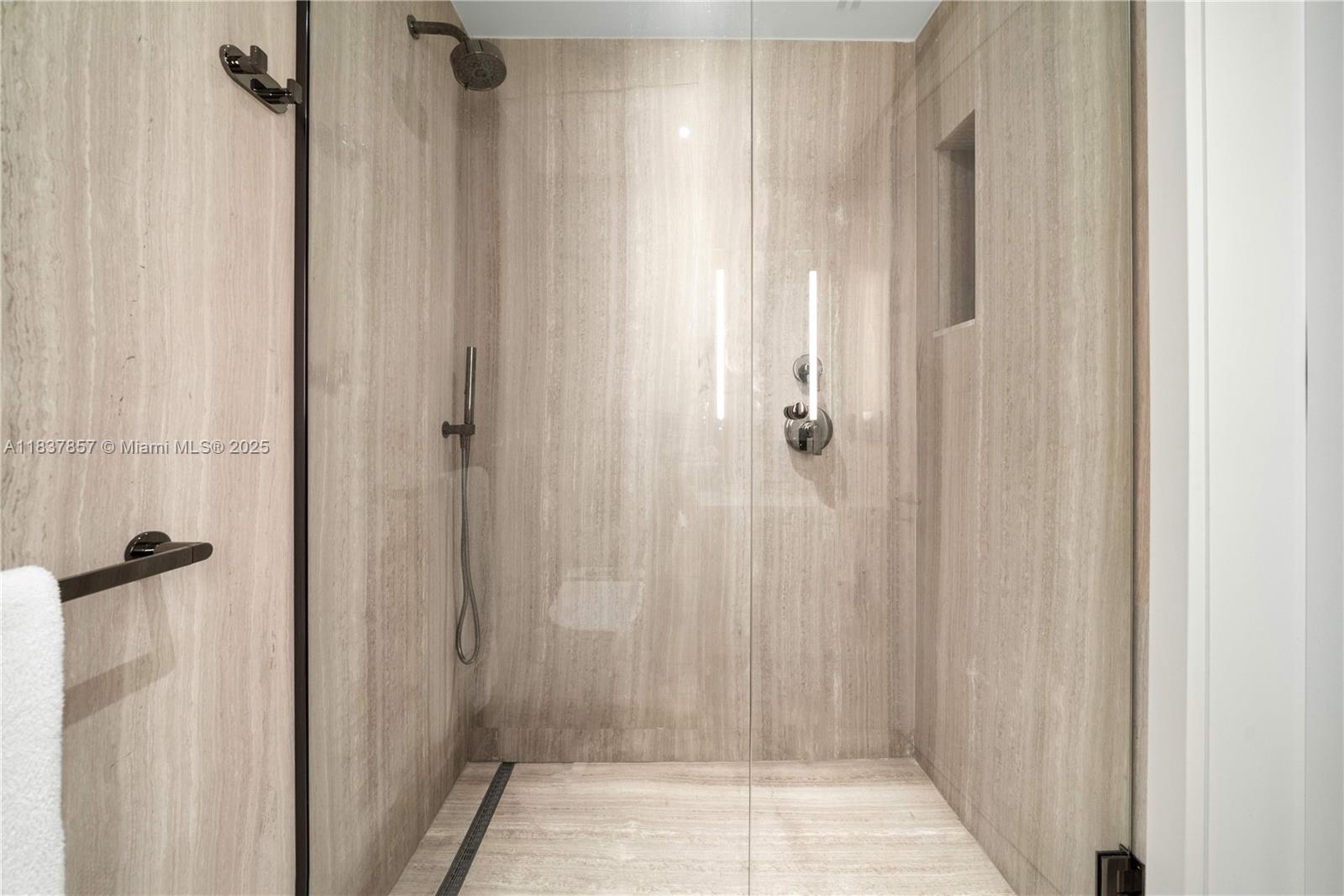 6101 Aqua Ave #602 Miami Beach, FL 33141 6101 Aqua Ave #602 Miami Beach, FL 33141