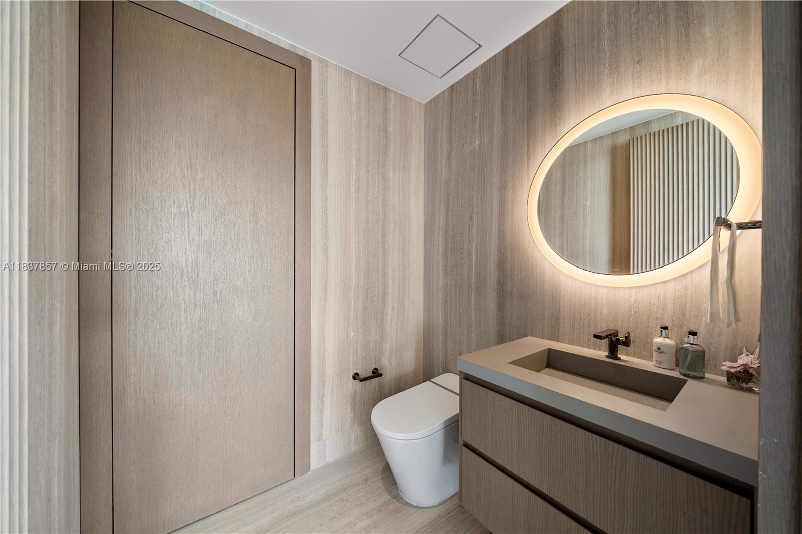 6101 Aqua Ave #602 Miami Beach, FL 33141 6101 Aqua Ave #602 Miami Beach, FL 33141