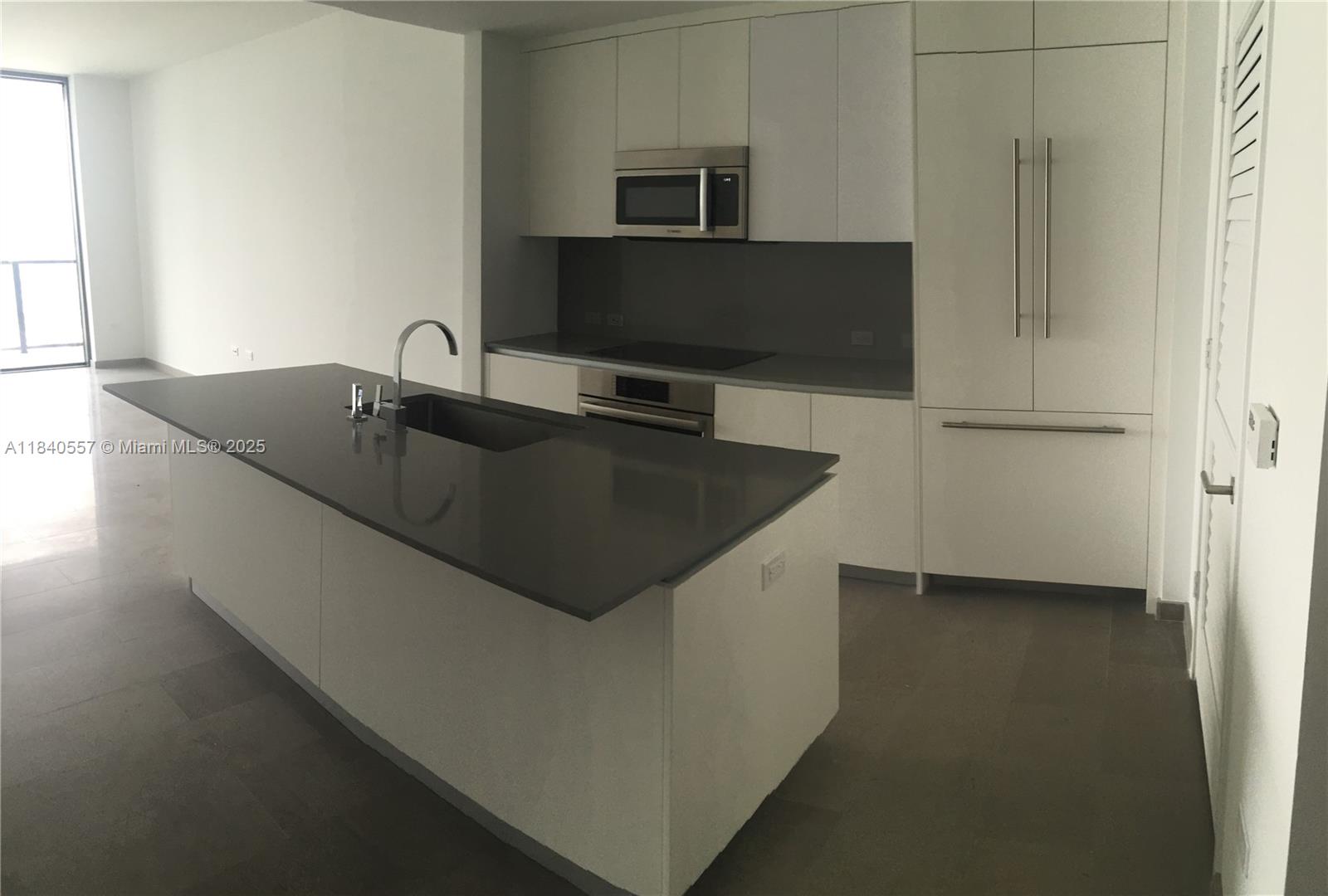 68 SE 6th St #3406