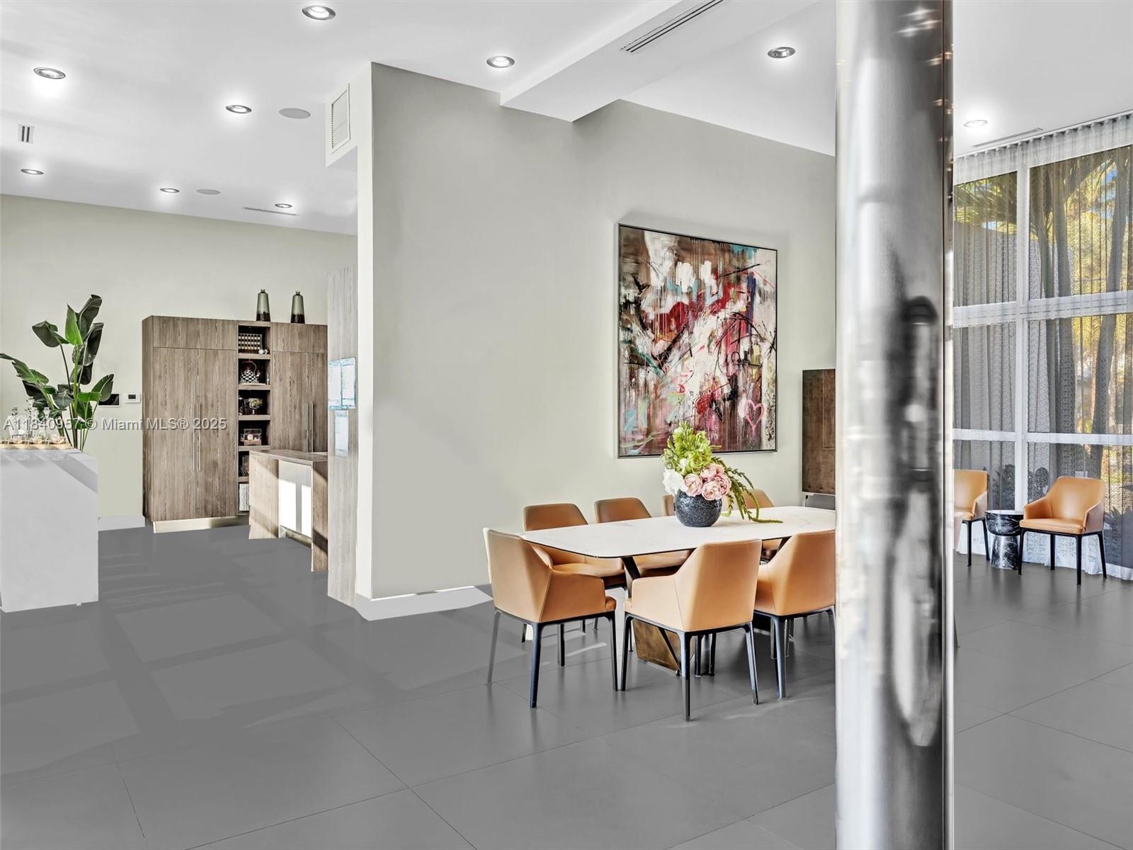 307 Holiday Dr Hallandale Beach, FL 33009 307 Holiday Dr Hallandale Beach, FL 33009