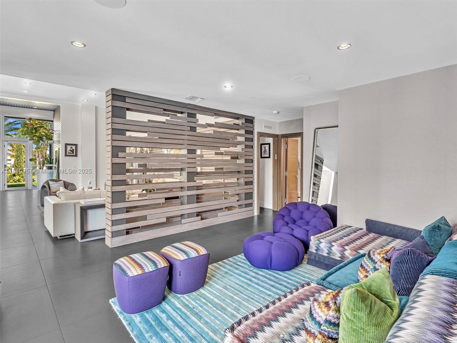 307 Holiday Dr Hallandale Beach, FL 33009 307 Holiday Dr Hallandale Beach, FL 33009