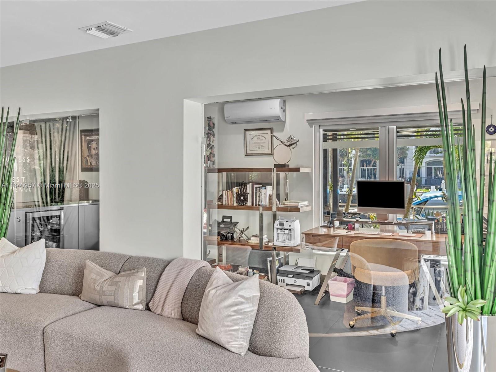 307 Holiday Dr Hallandale Beach, FL 33009 307 Holiday Dr Hallandale Beach, FL 33009