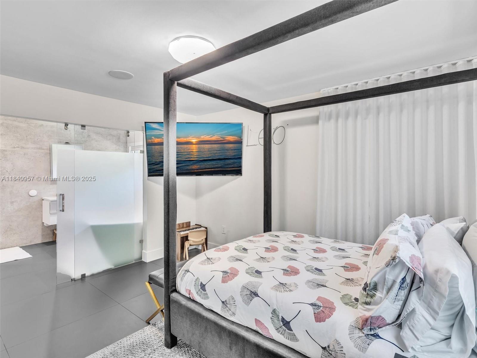 307 Holiday Dr Hallandale Beach, FL 33009 307 Holiday Dr Hallandale Beach, FL 33009