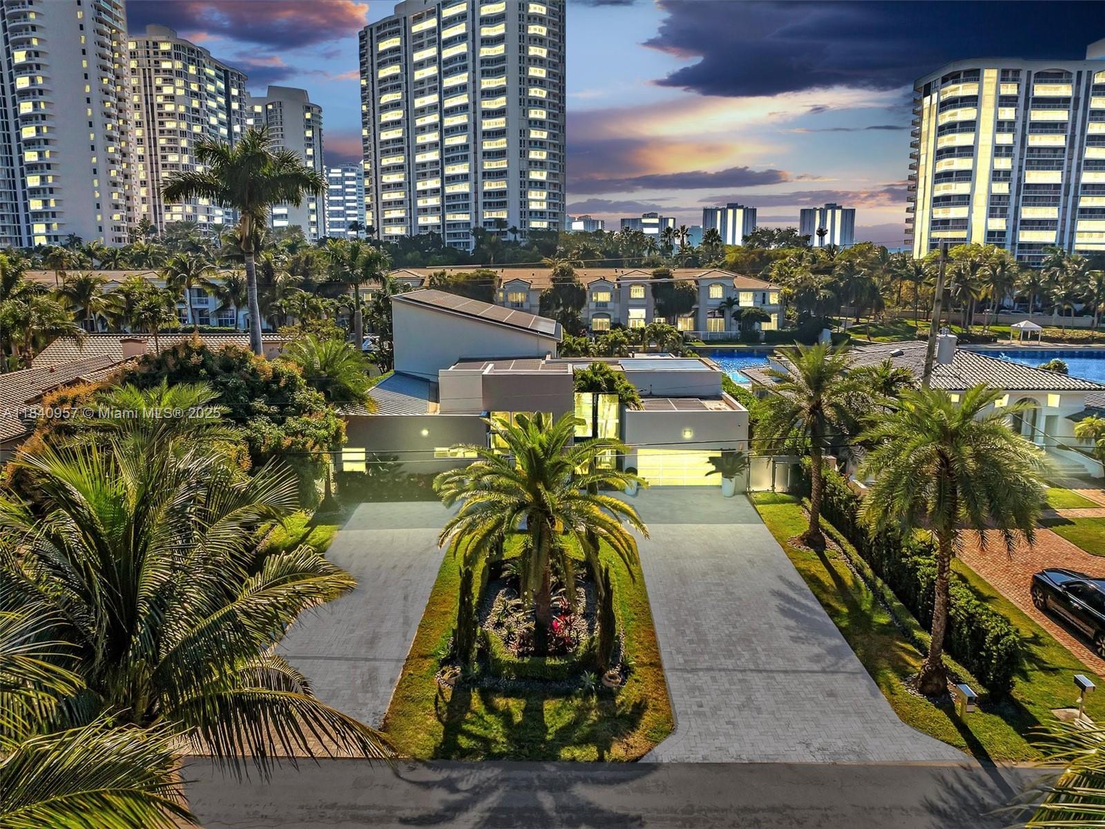 307 Holiday Dr Hallandale Beach, FL 33009 307 Holiday Dr Hallandale Beach, FL 33009