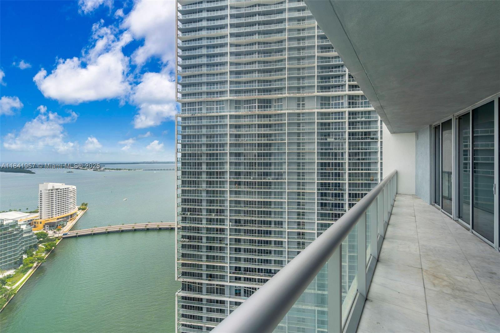 465 Brickell Ave #3505