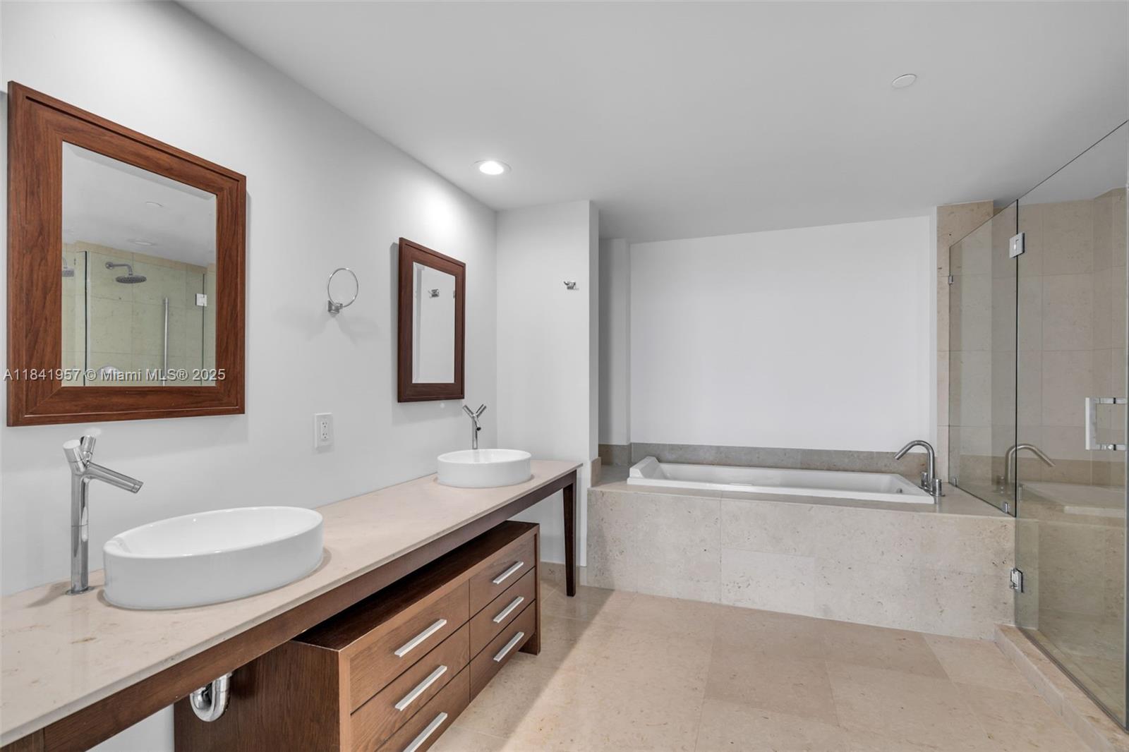 image Icon Brickell Tower 116