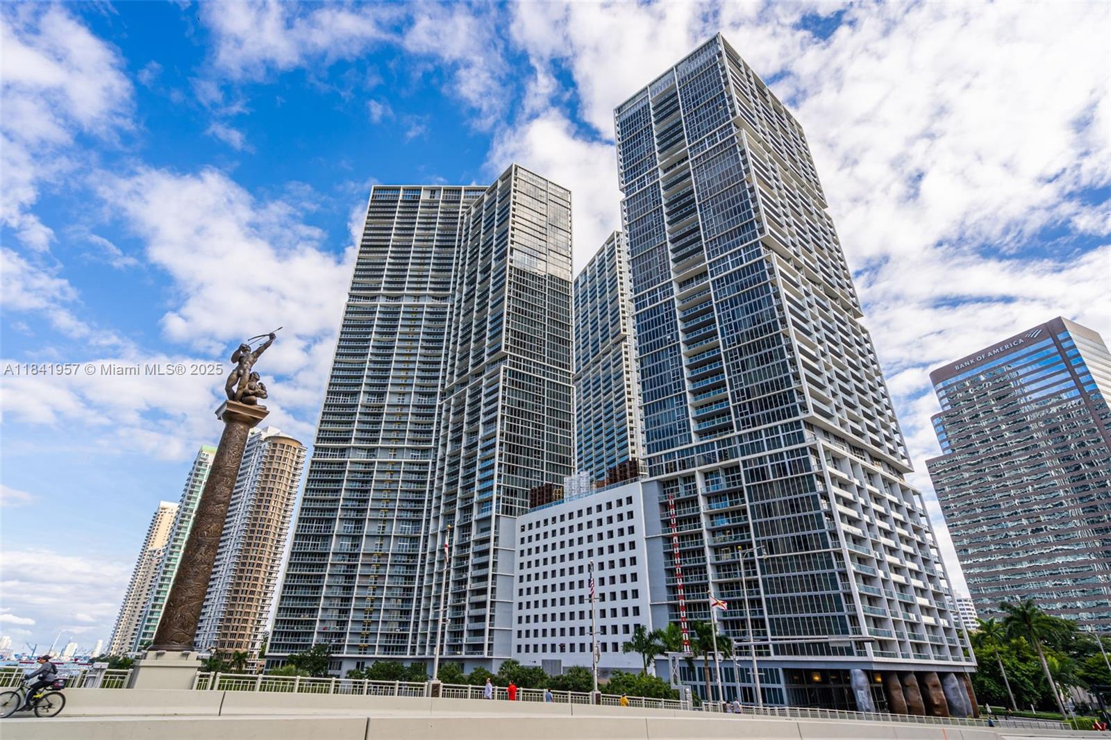 image Icon Brickell Tower 121