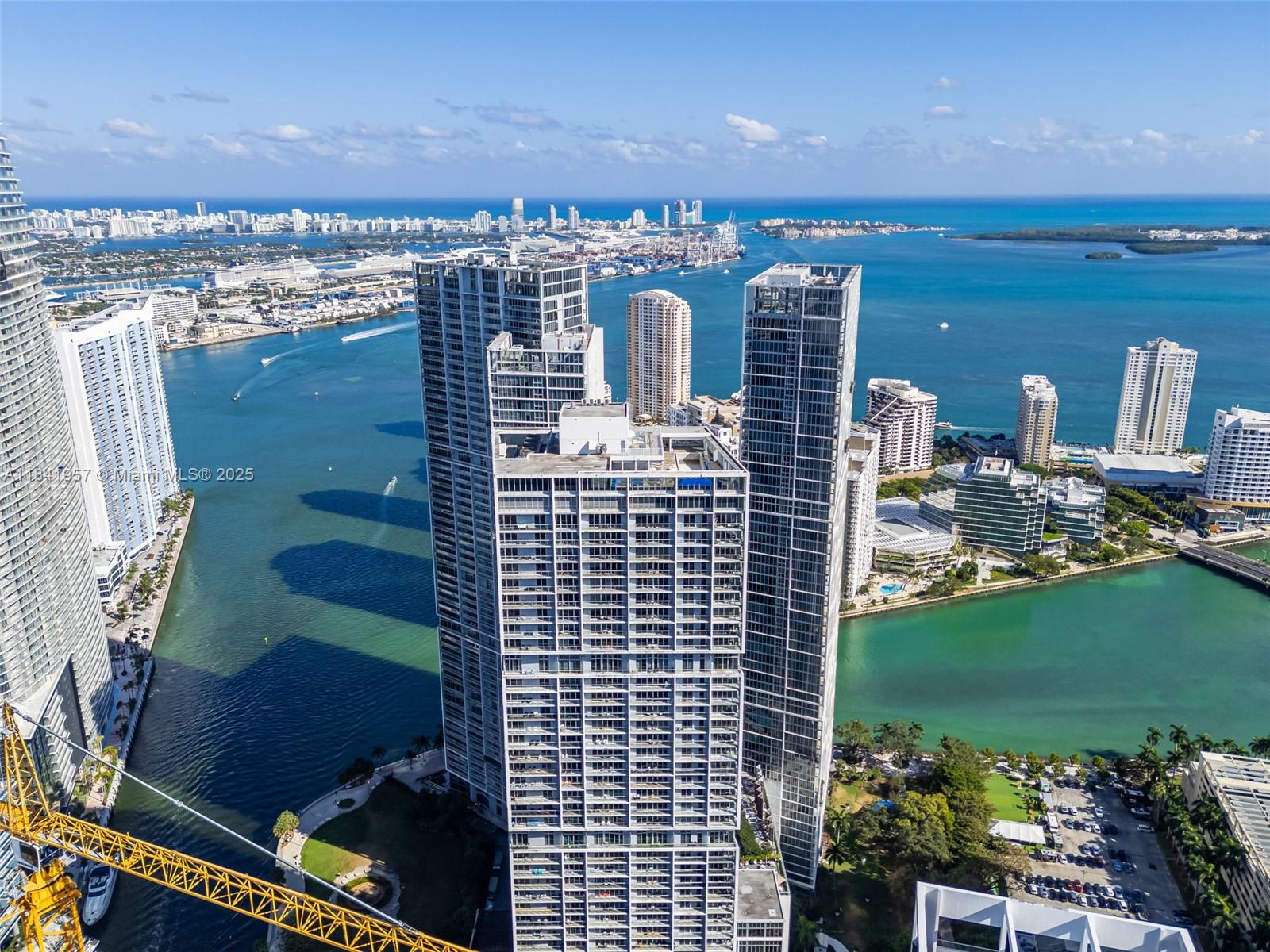 image Icon Brickell Tower 128