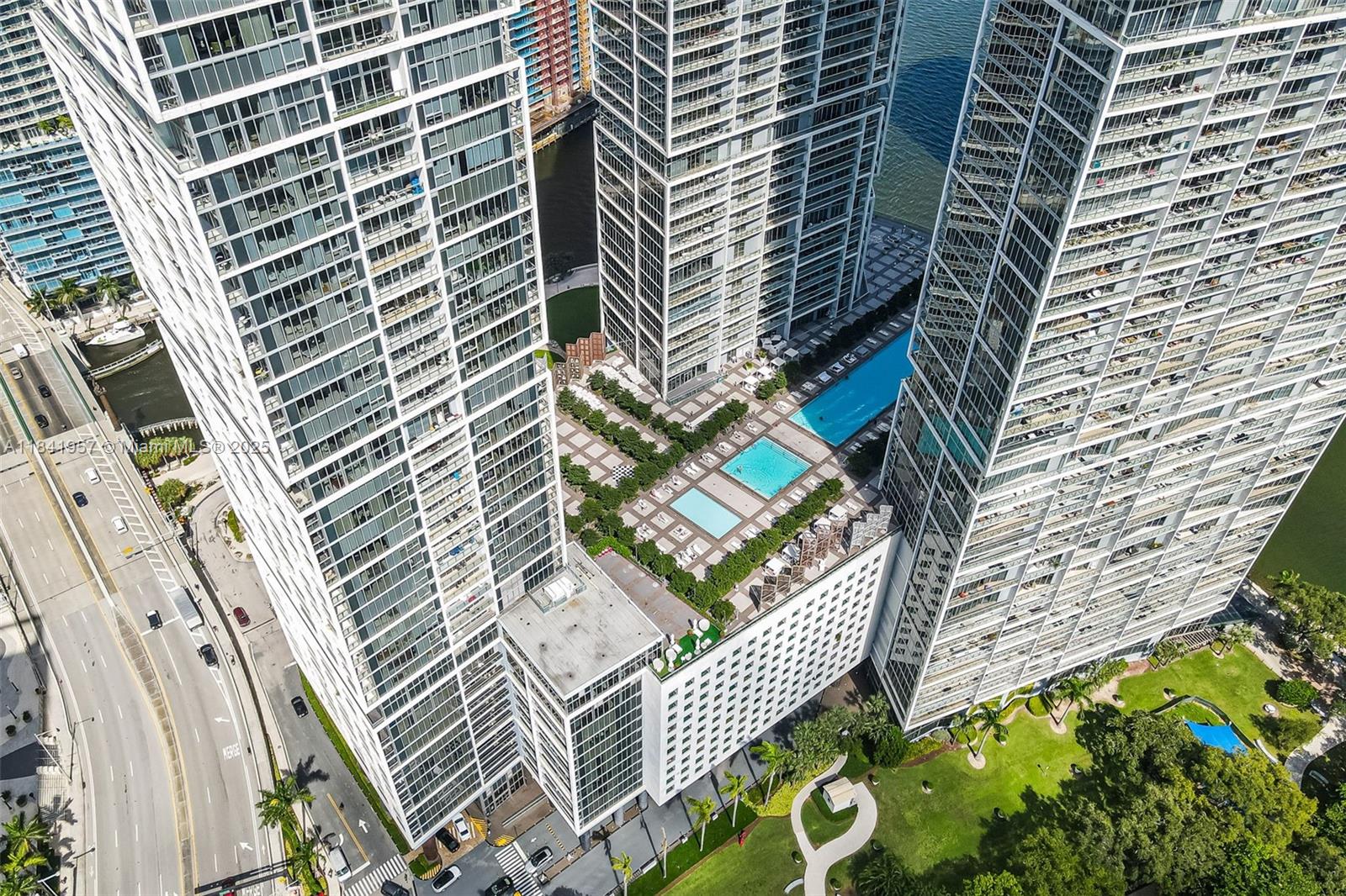 image Icon Brickell Tower 131