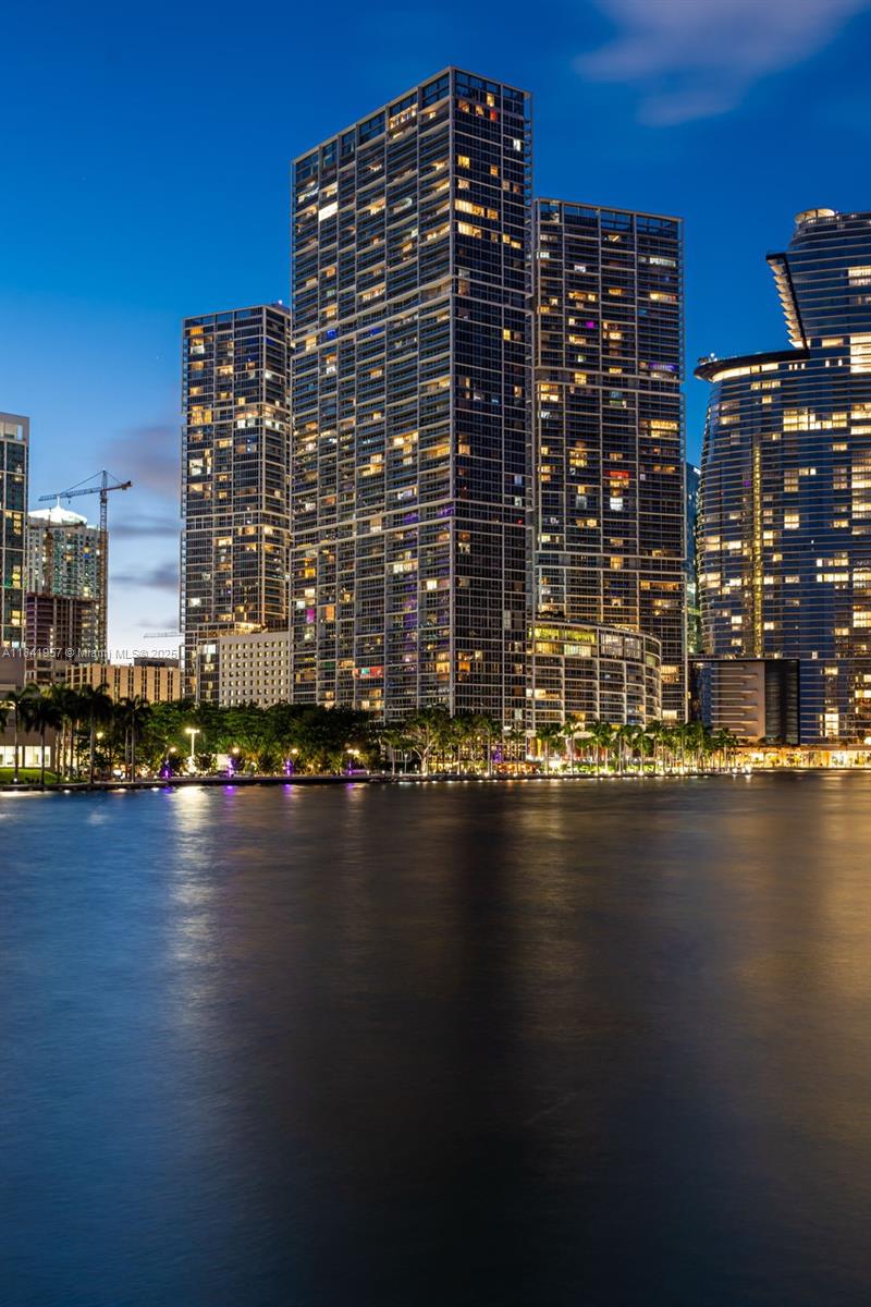 image Icon Brickell Tower 132