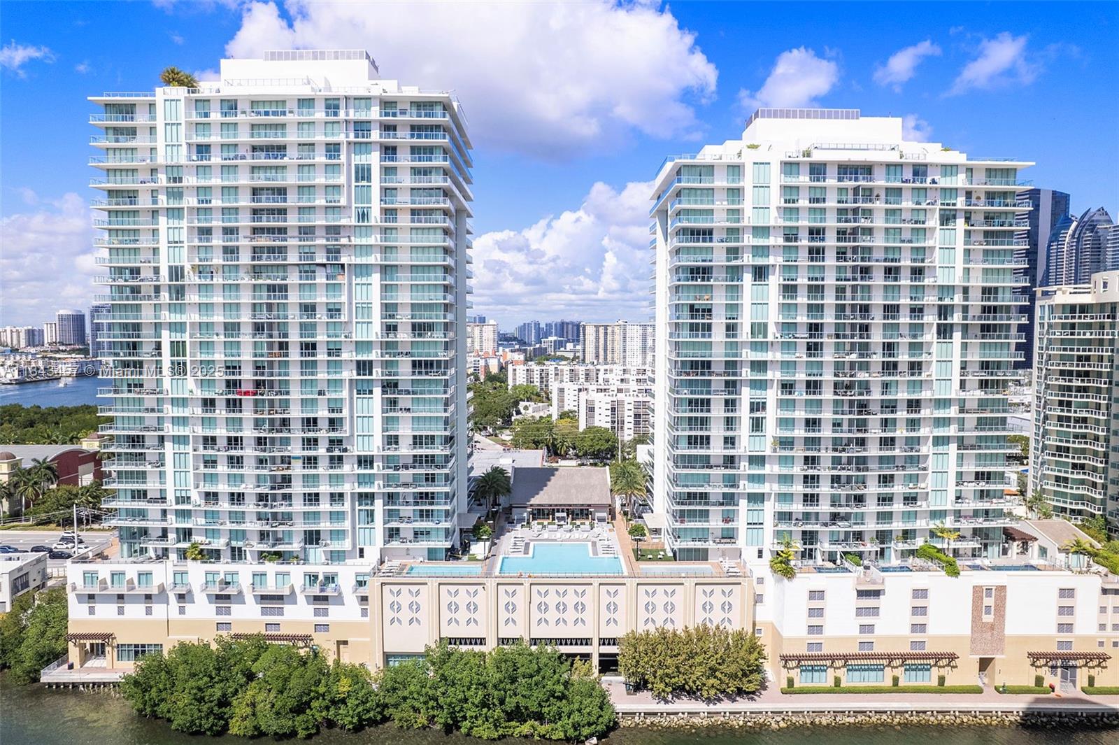 330 Sunny Isles Blvd #5-LPH03