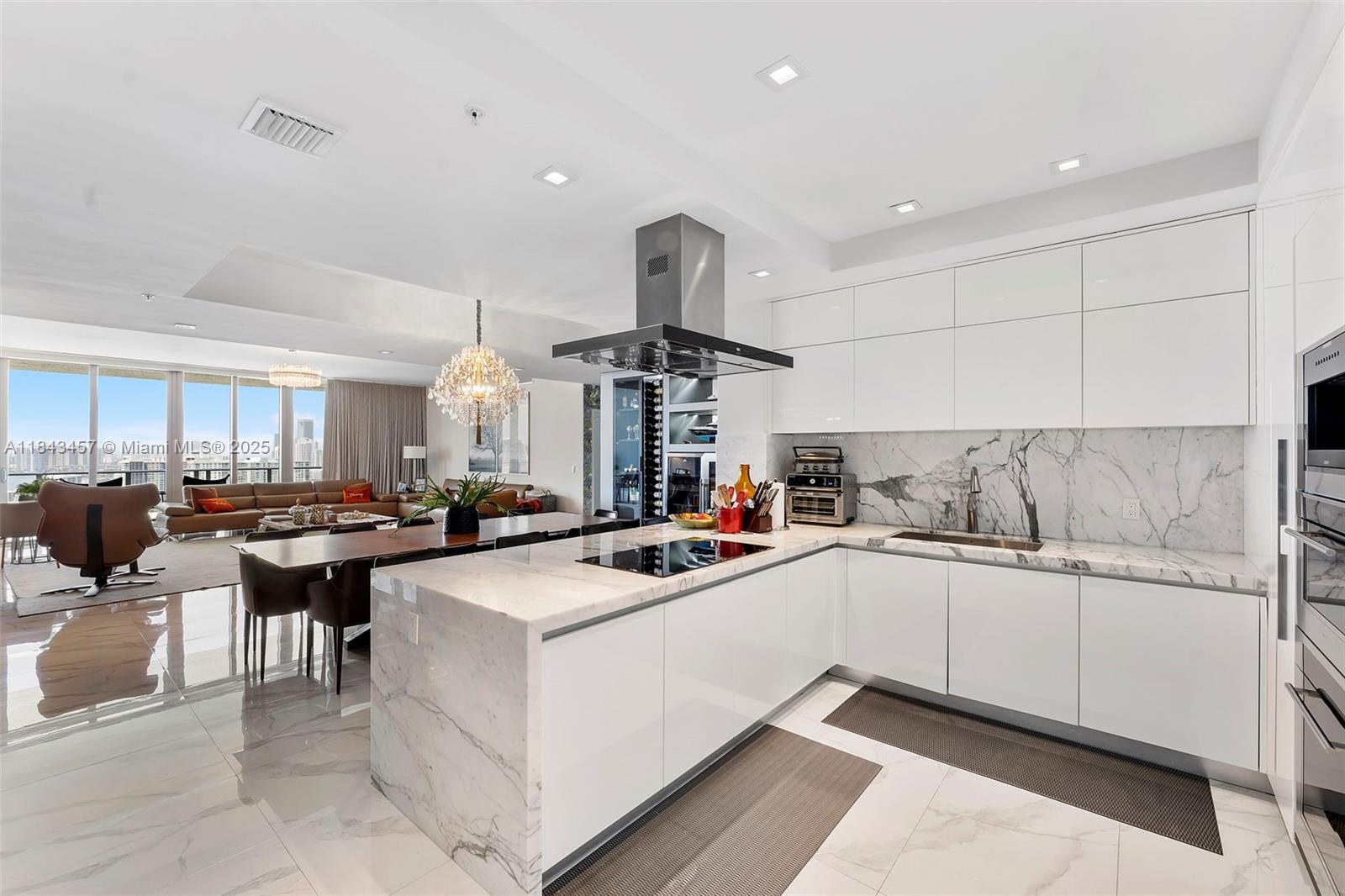 image Parque Towers Condo15