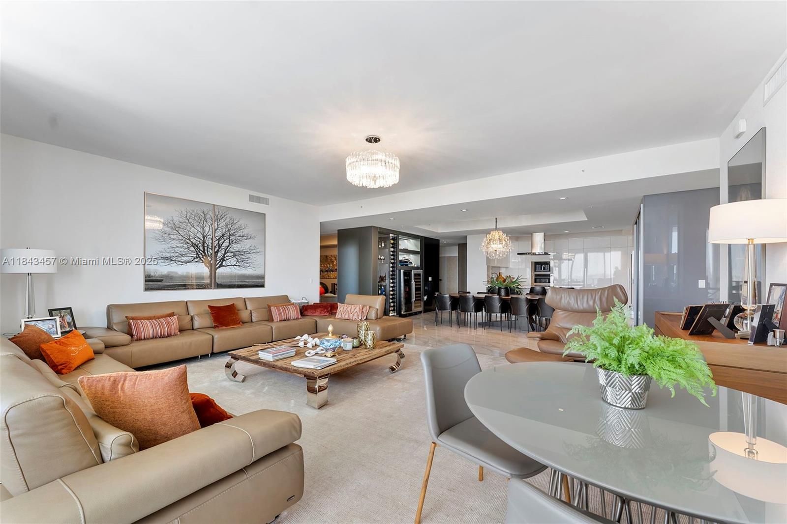 image Parque Towers Condo24