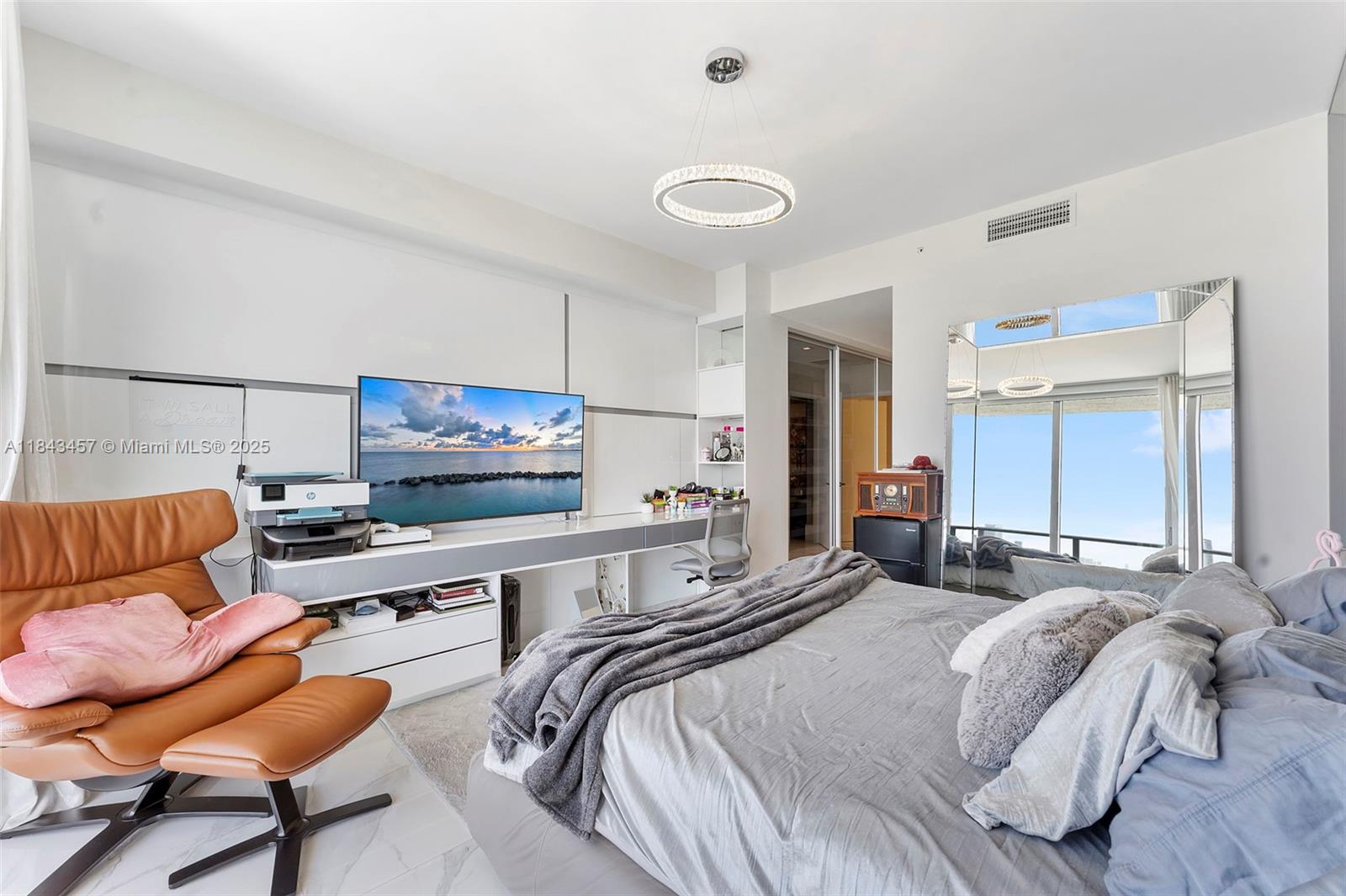 image Parque Towers Condo44