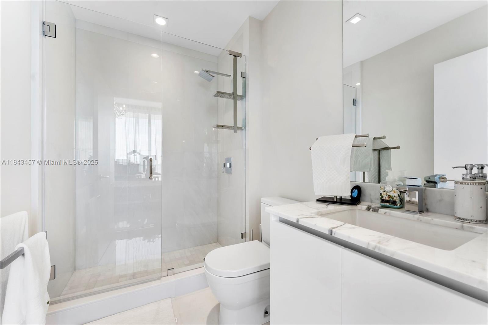 image Parque Towers Condo45