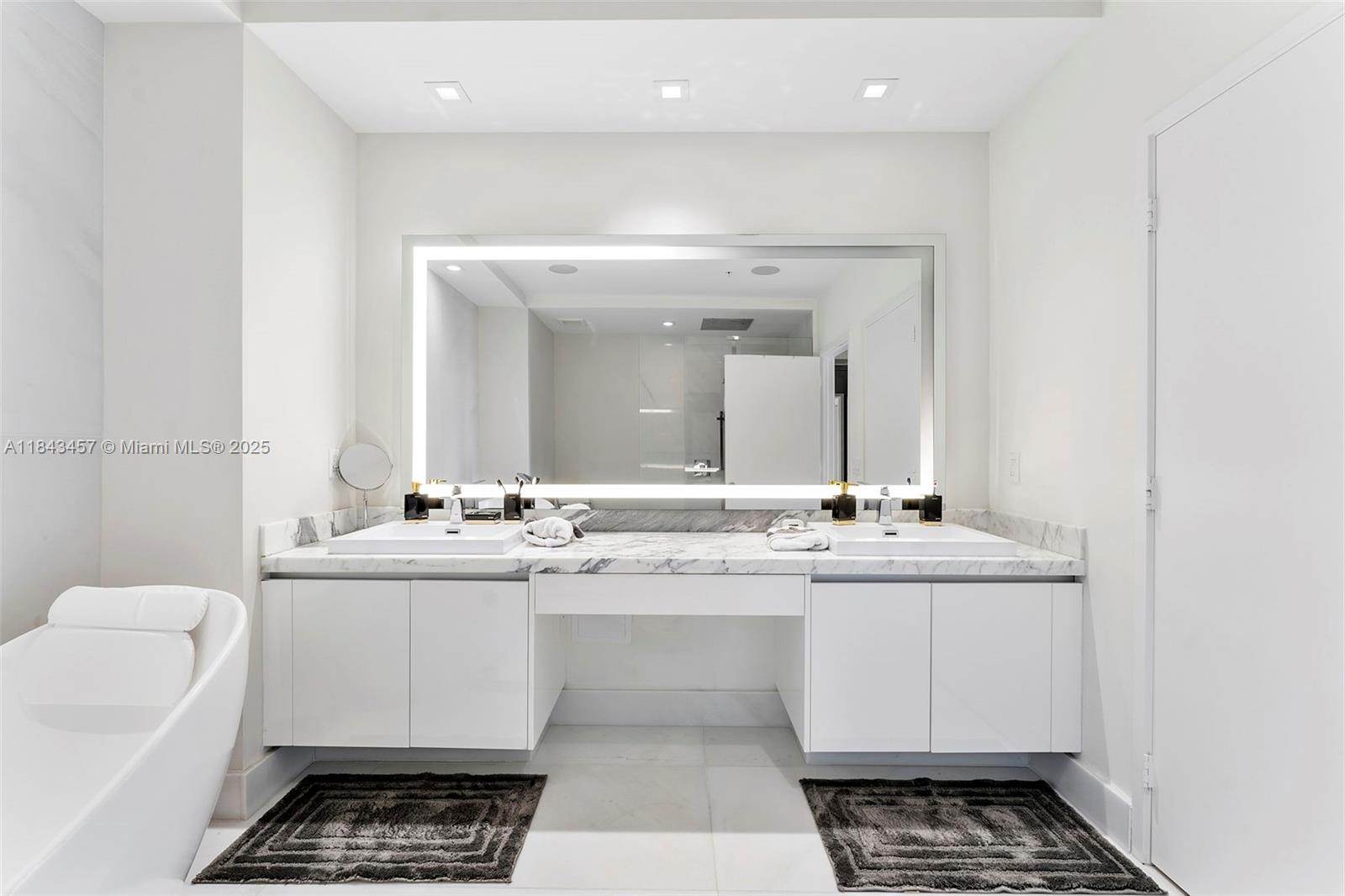 image Parque Towers Condo46