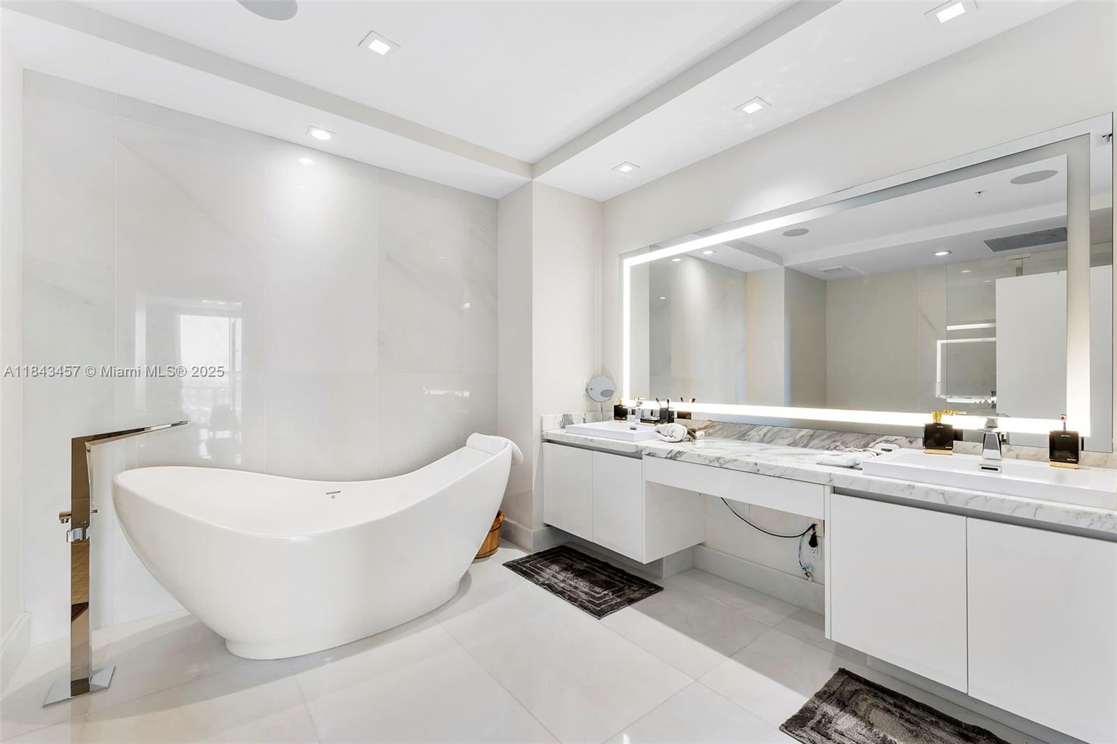 image Parque Towers Condo48