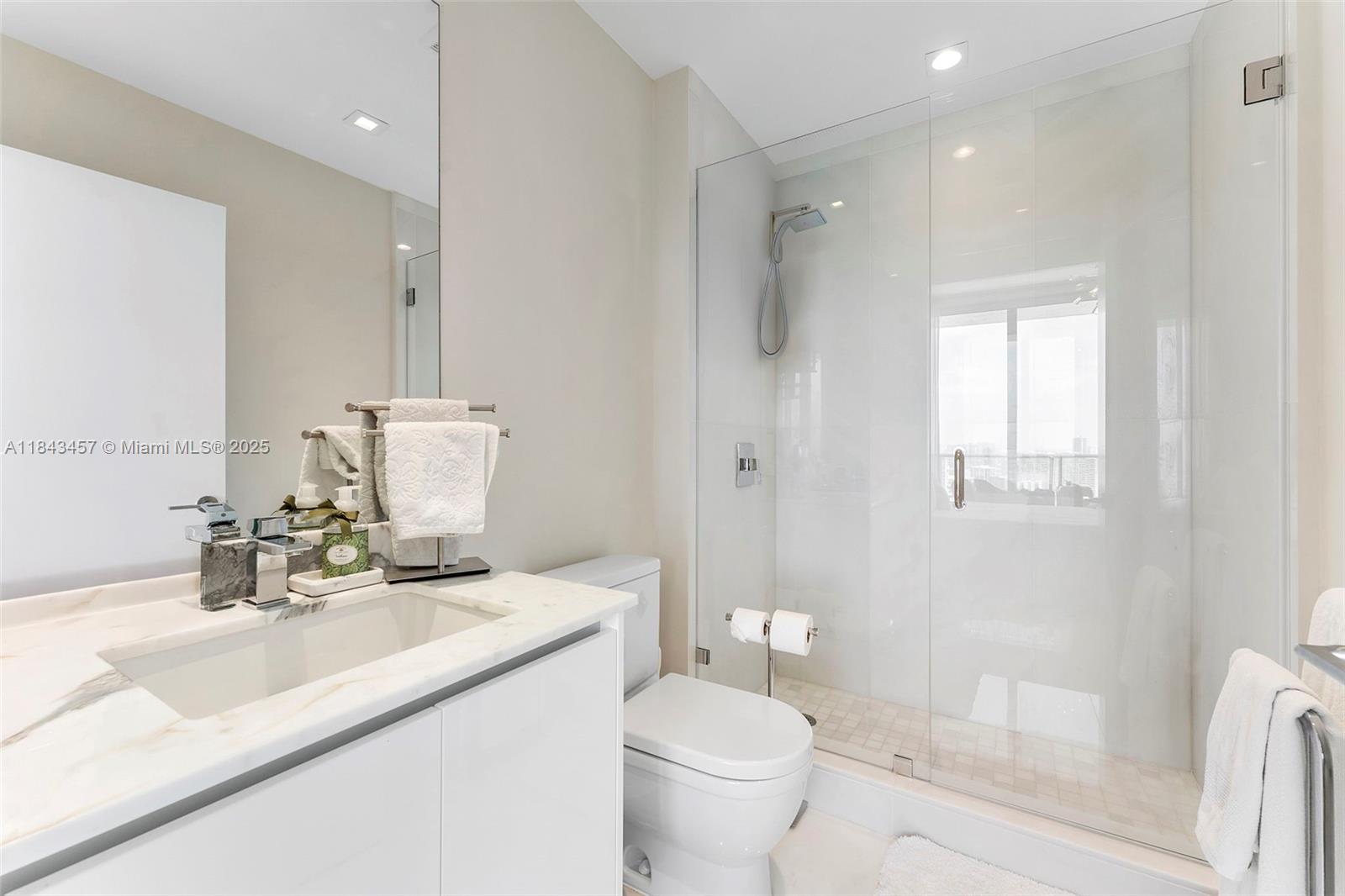 image Parque Towers Condo49