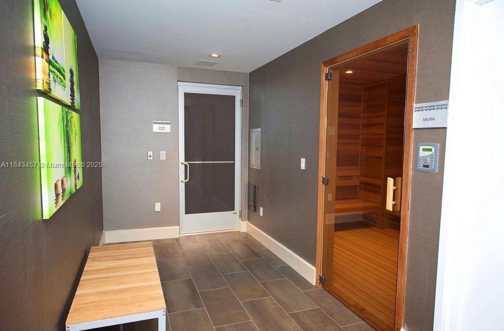 image Parque Towers Condo69