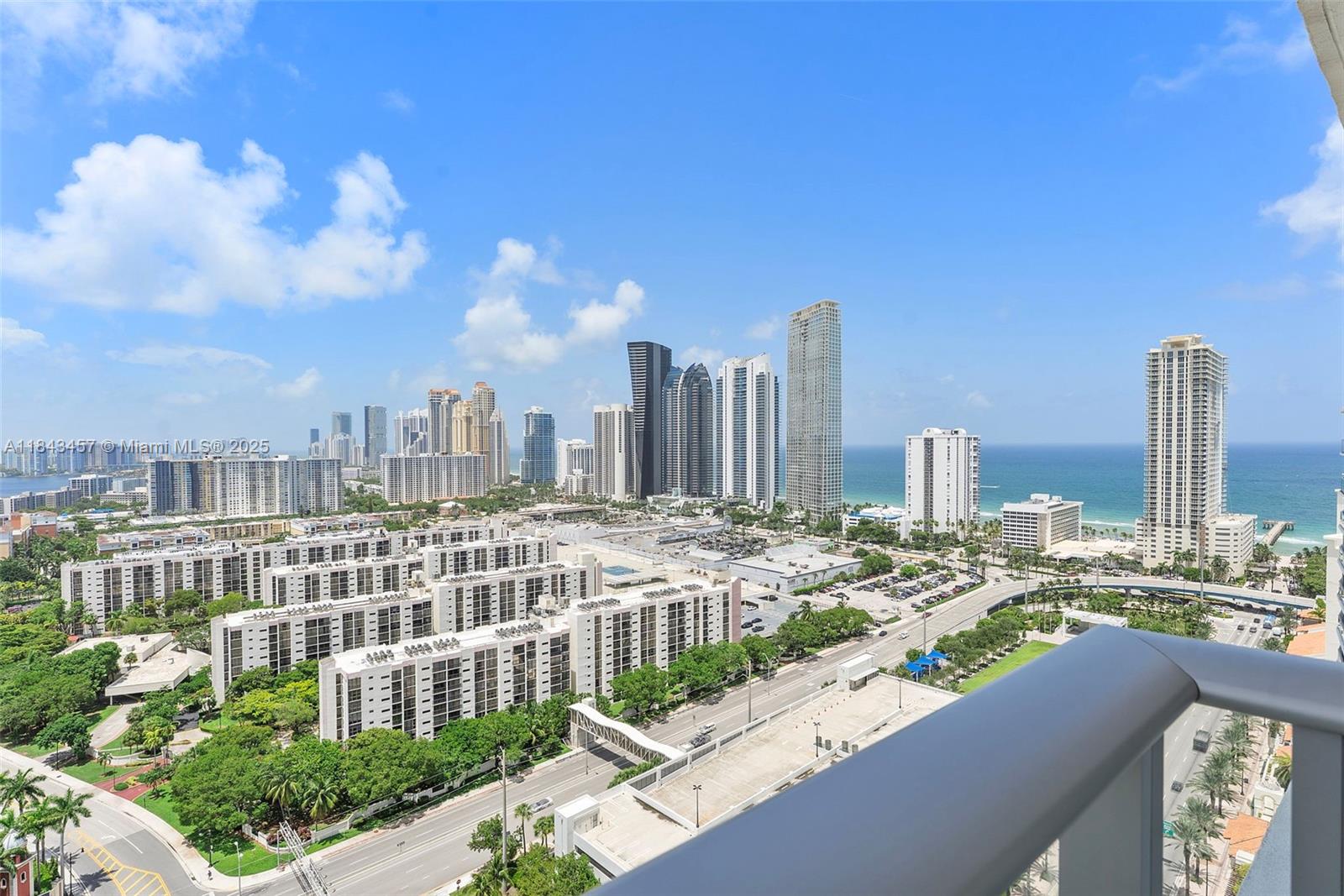 image Parque Towers Condo7