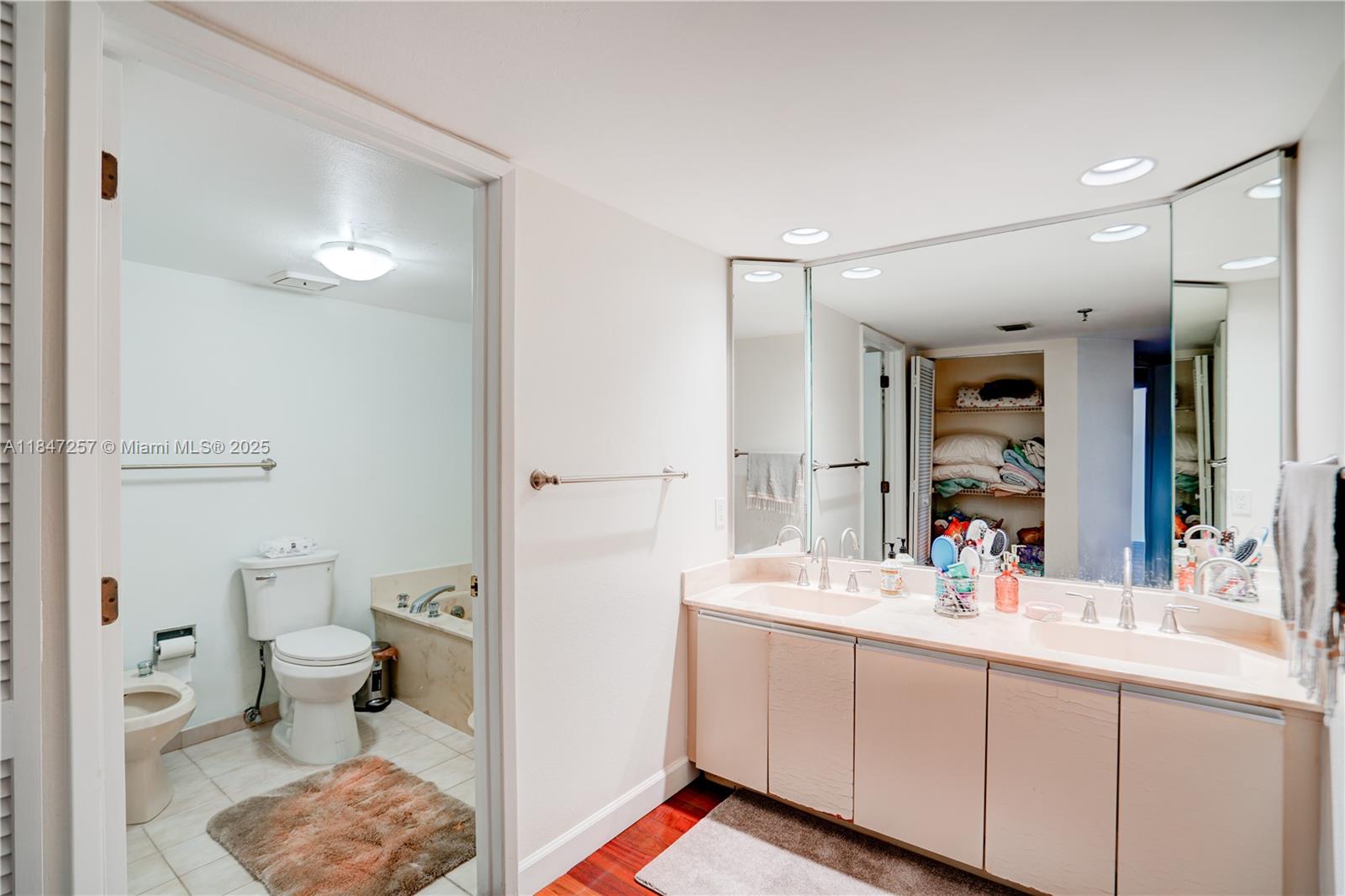 image Brickell Bay One10