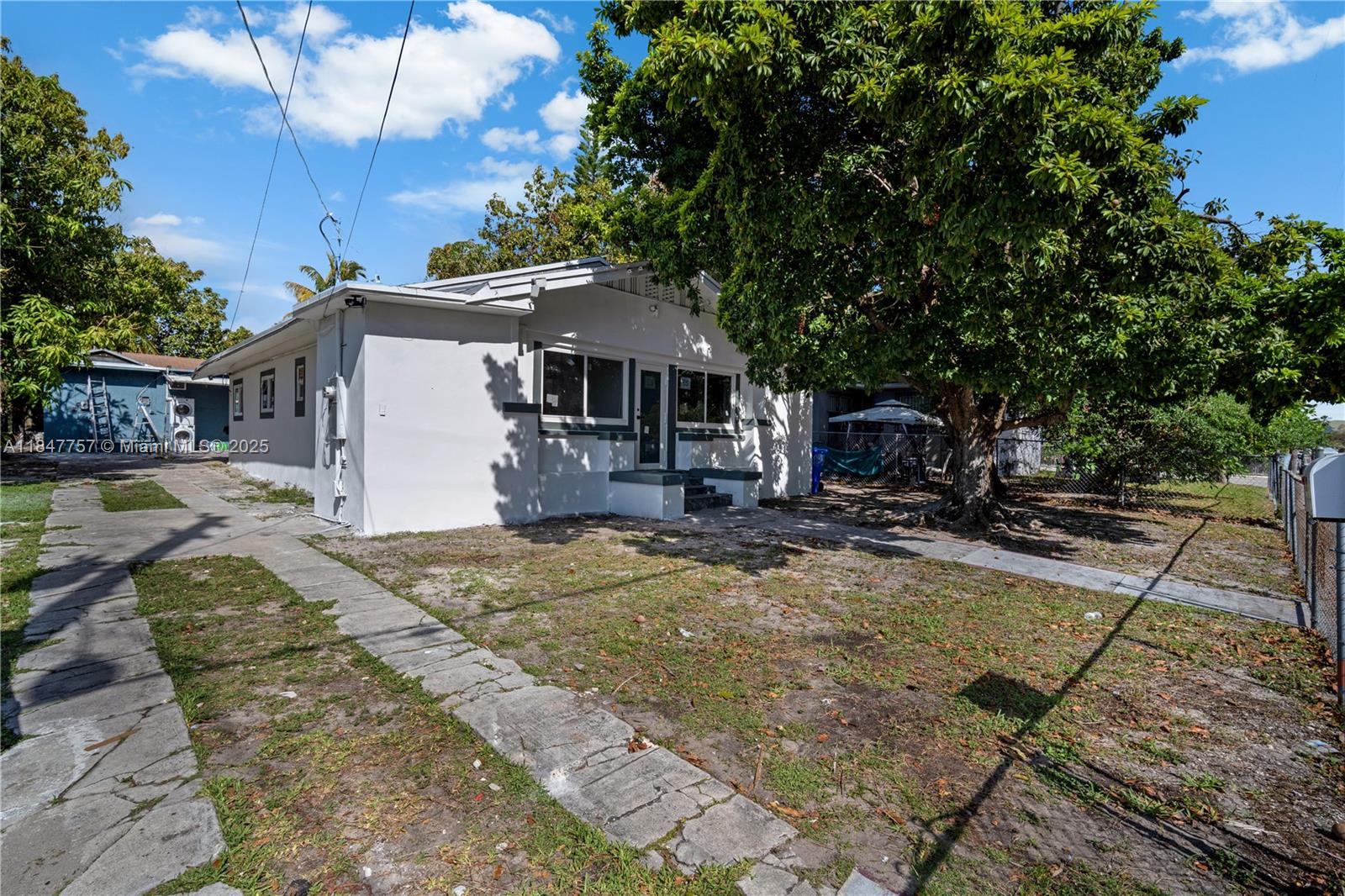 1114 SW 13th Ct #1