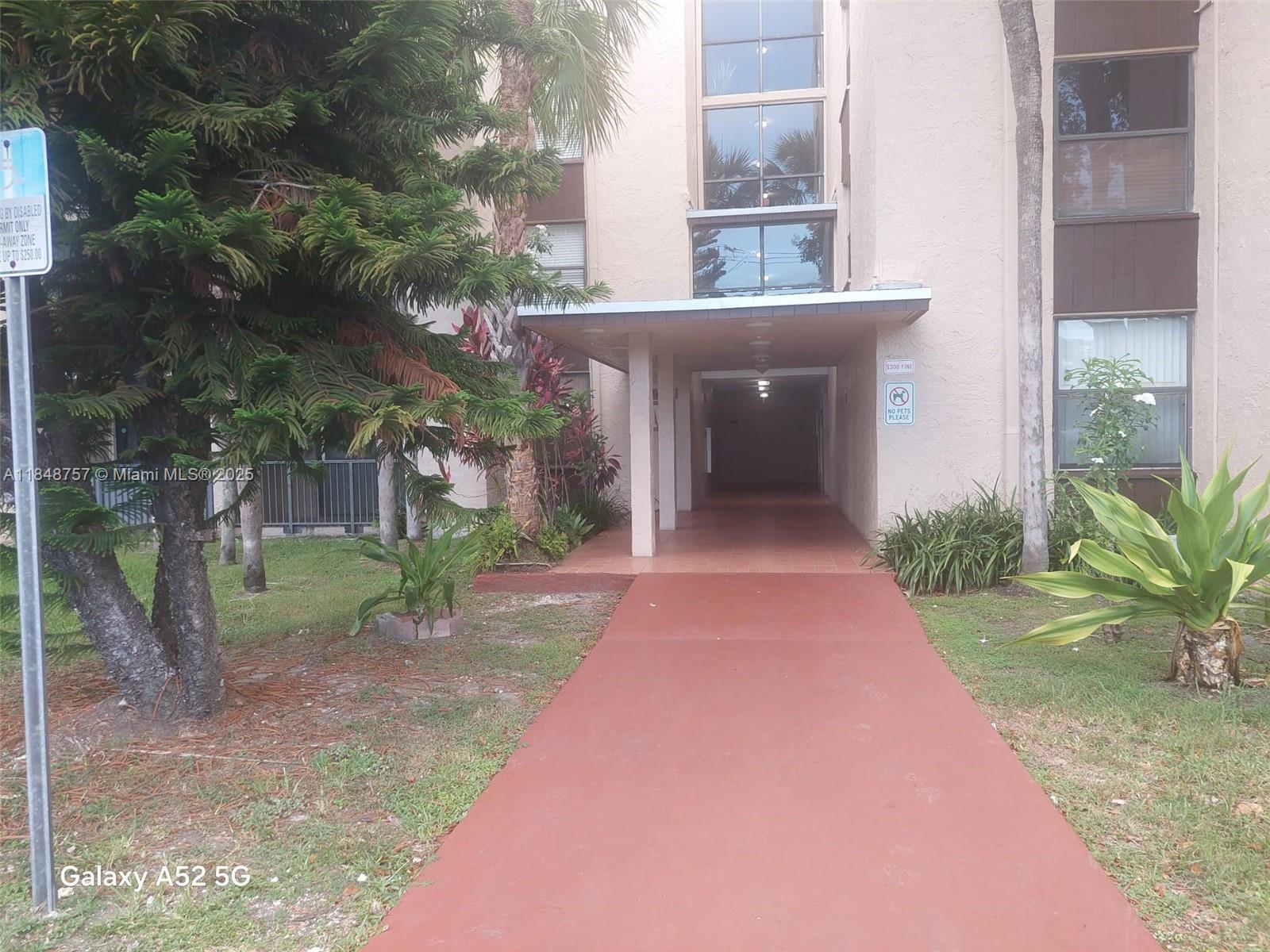 14421 N Kendall Dr #108M