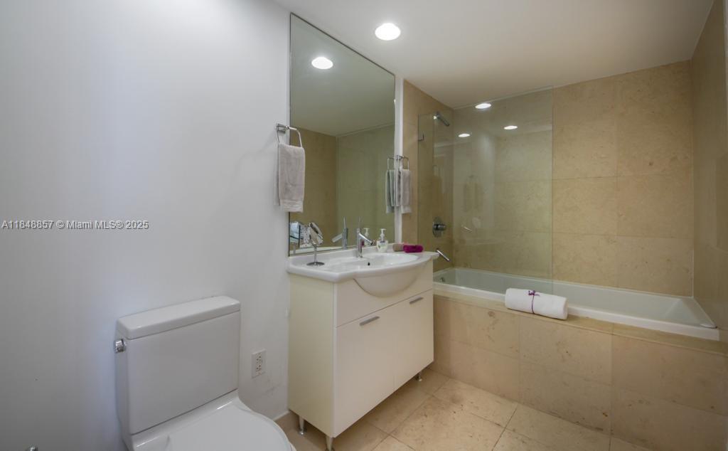 image Icon Brickell12