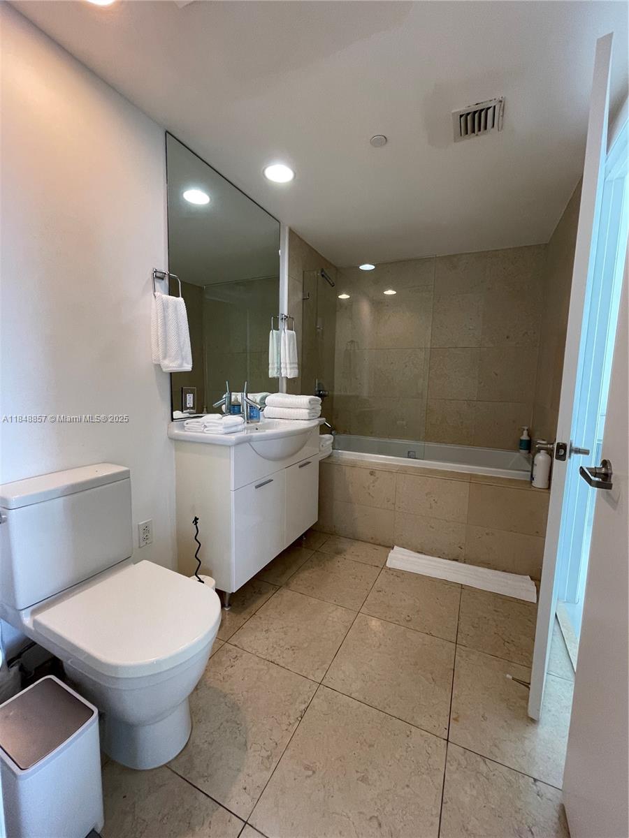 image Icon Brickell13